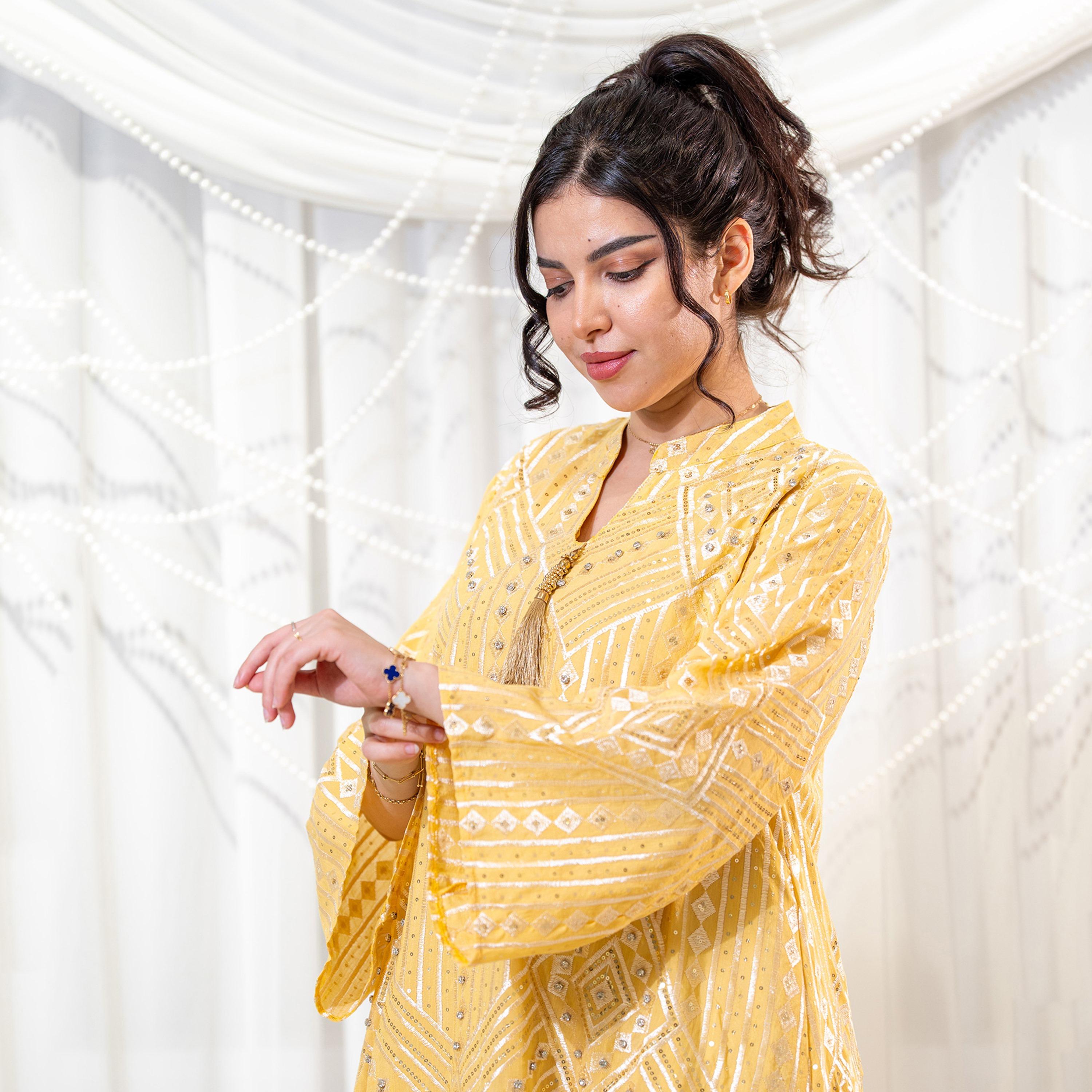 جلابية سهرة نسائية بياقة ماندارين وتطريز وأكمام واسعة - أصفر من زاهية-women-arabicclothing-jalabiyas-image-2