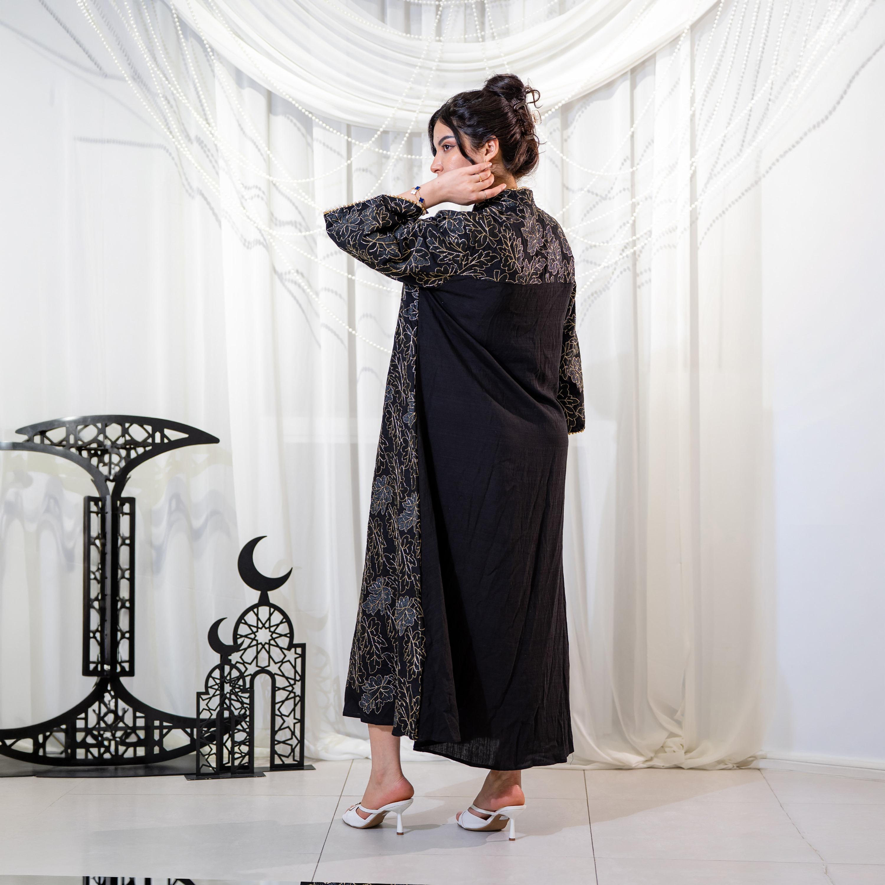 جلابية سهرة نسائية بياقة ماندارين وتطريز أوراق شجر وأكمام واسعة - أسود من زاهية-women-arabicclothing-jalabiyas-image-5