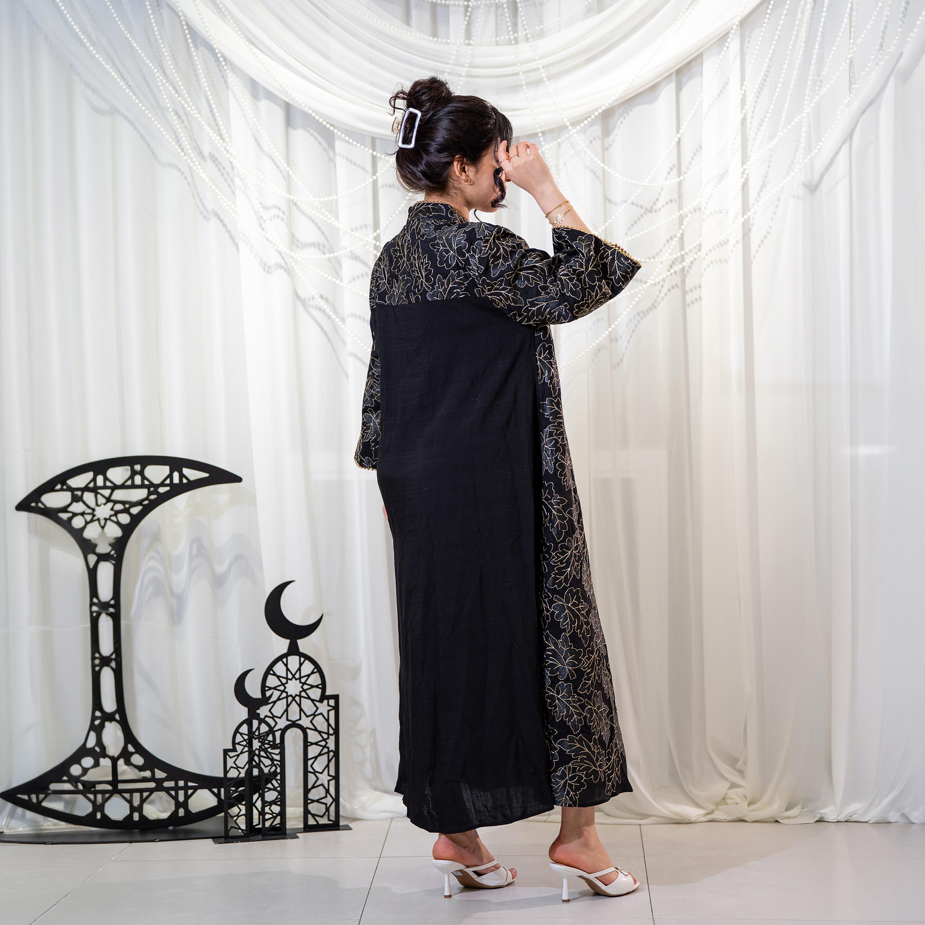 جلابية سهرة نسائية بياقة ماندارين وتطريز أوراق شجر وأكمام واسعة - أسود من زاهية-women-arabicclothing-jalabiyas-image-6