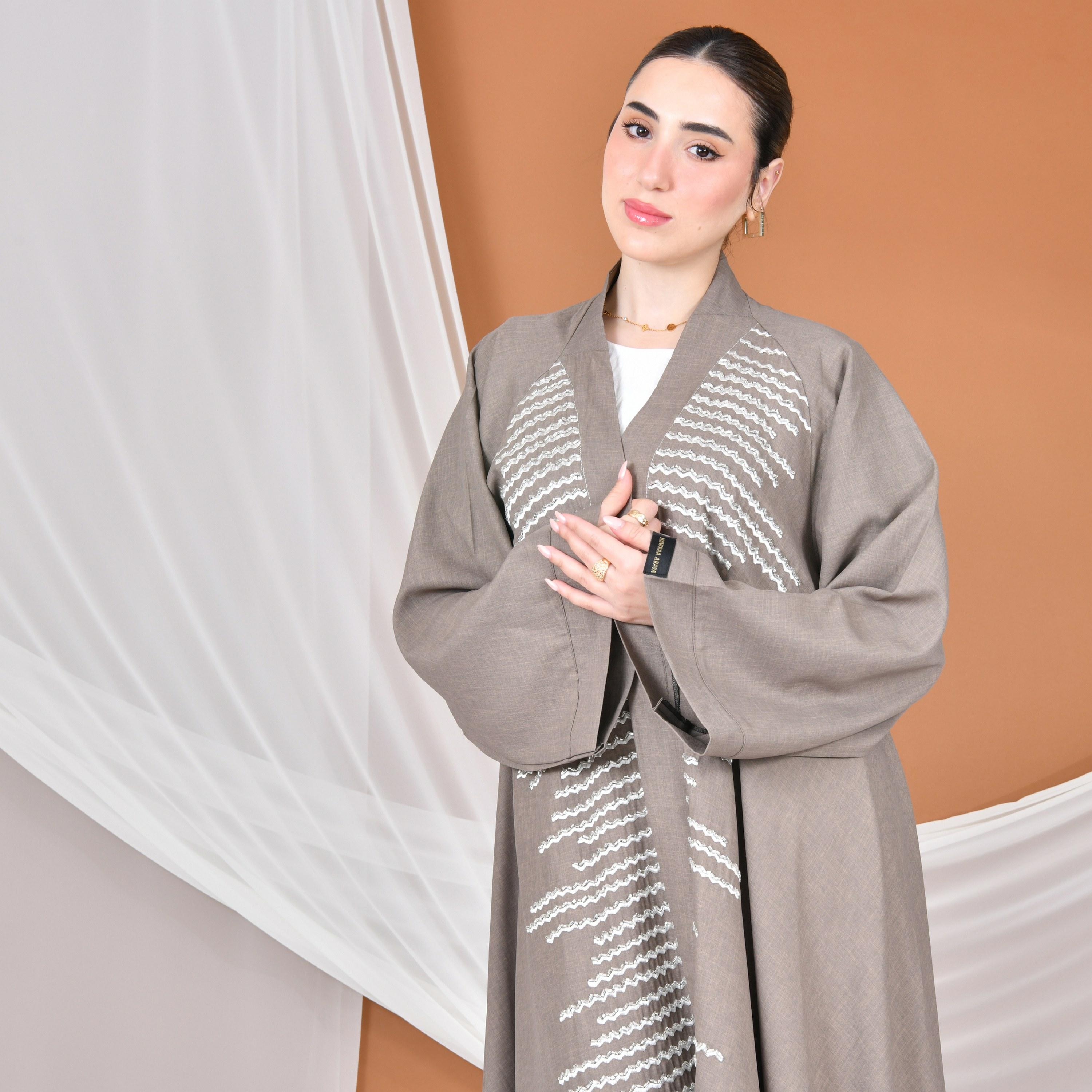 عباية نسائية من الكتان مطرزة باللون الأرجواني بقصة ربع كلوش من حوراء-women-arabicclothing-abayas-image-4