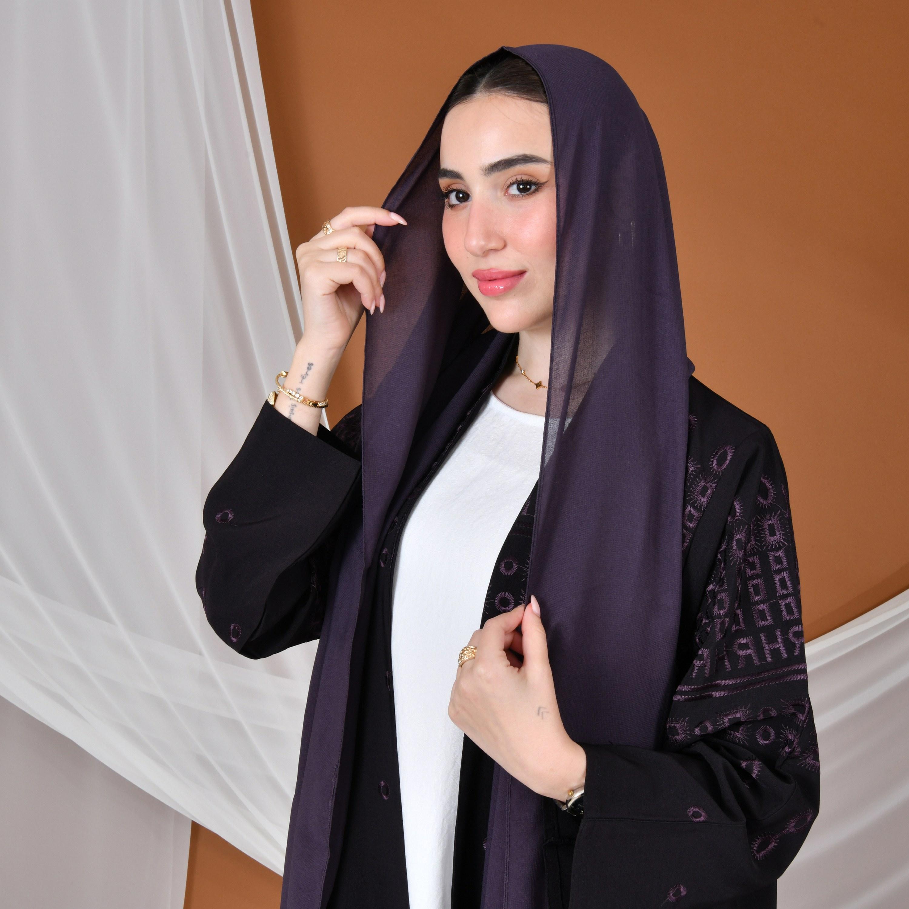 عباية نسائية من الكتان مطرزة باللون الأرجواني بقصة ربع كلوش من حوراء-women-arabicclothing-abayas-image-3