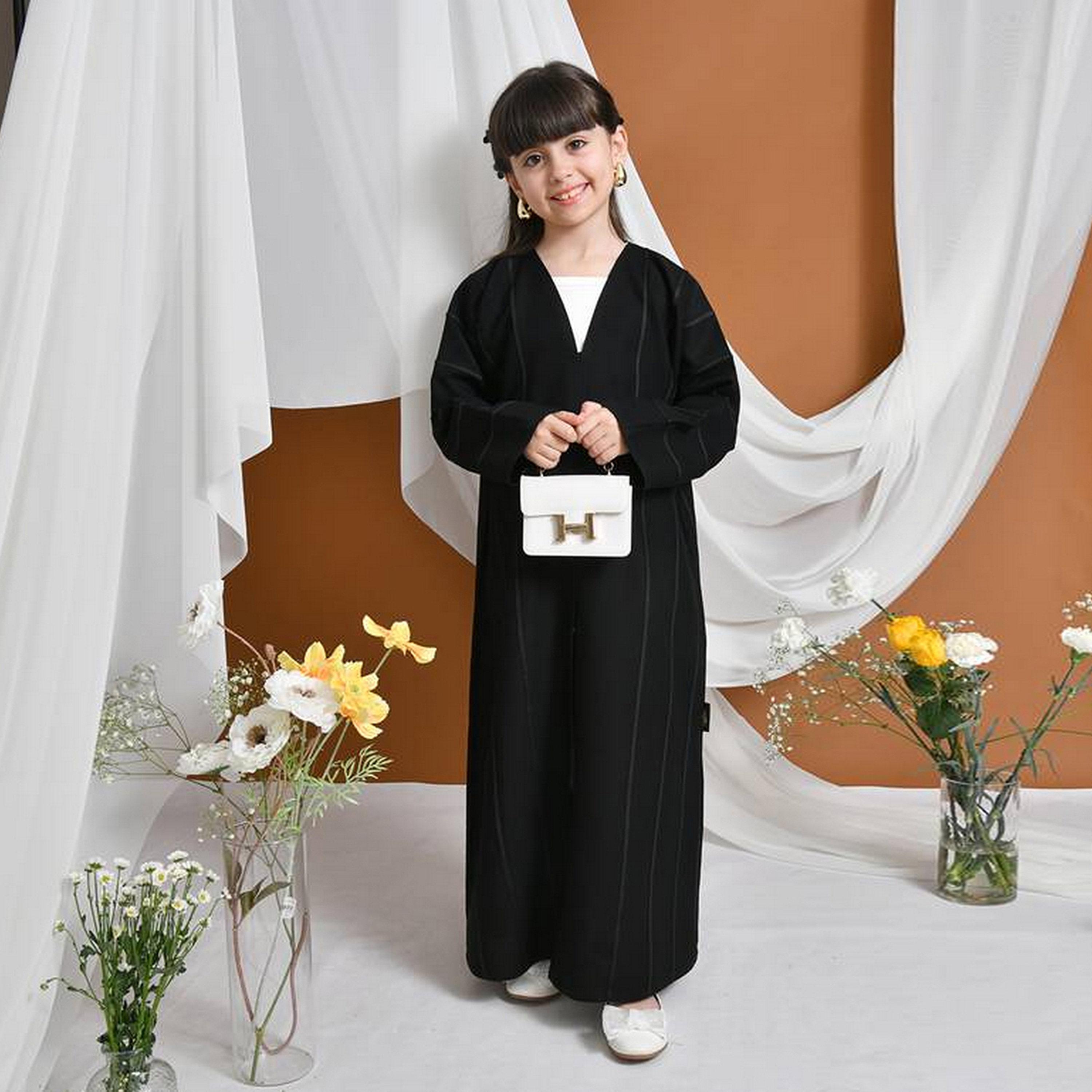 عباءة كتان بتفاصيل مخططة مع طرحة للبنات من حوراء - أسود-girls-arabicclothing-abayas-image-1