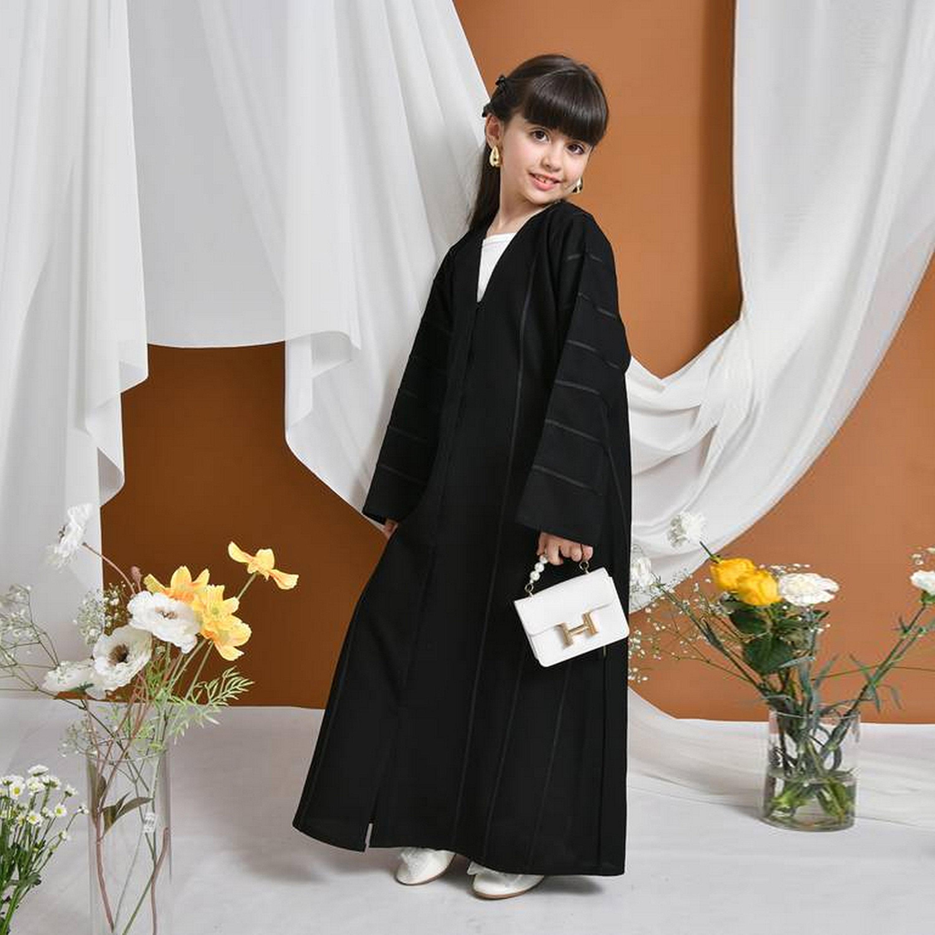 عباءة كتان بتفاصيل مخططة مع طرحة للبنات من حوراء - أسود-girls-arabicclothing-abayas-image-6