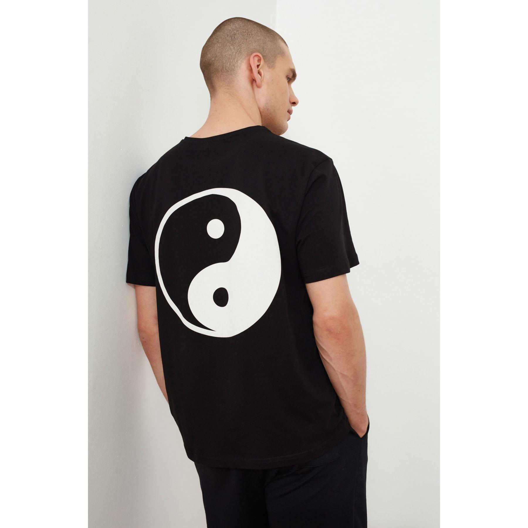 طقم من ( تيشيرت + شورت )-men-clothing-nightwear-sets-image-1