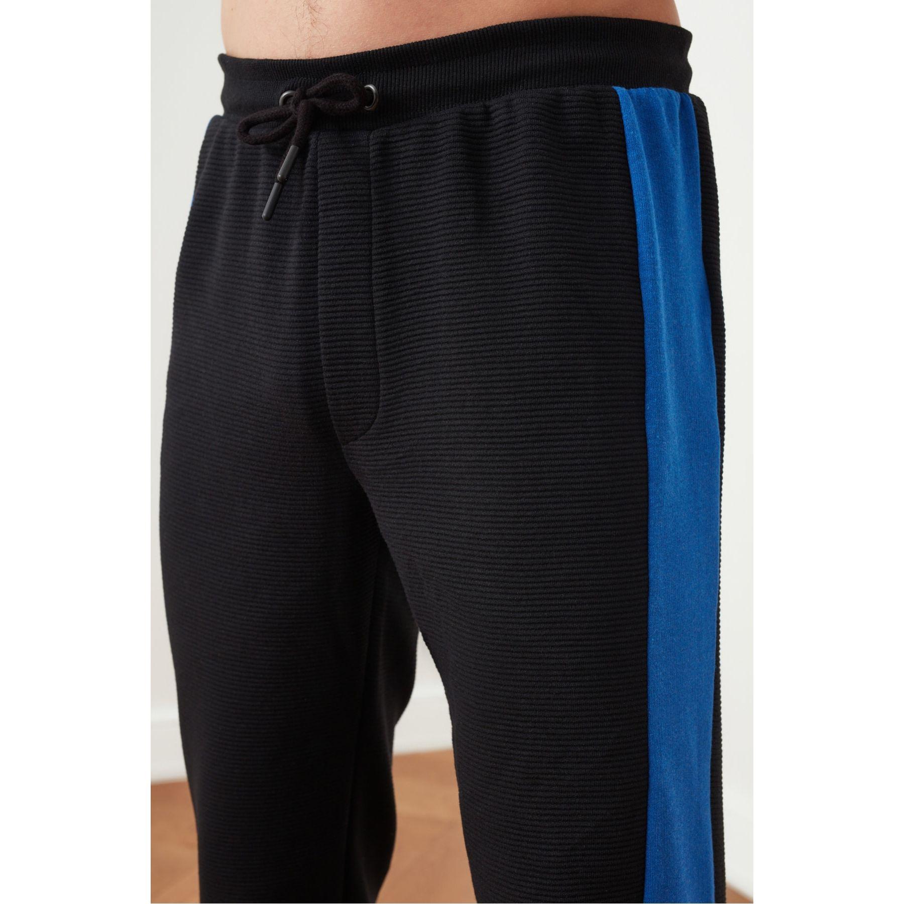 جوغر بخطوط جانبية-men-clothing-nightwear-pyjamaandshorts-image-5