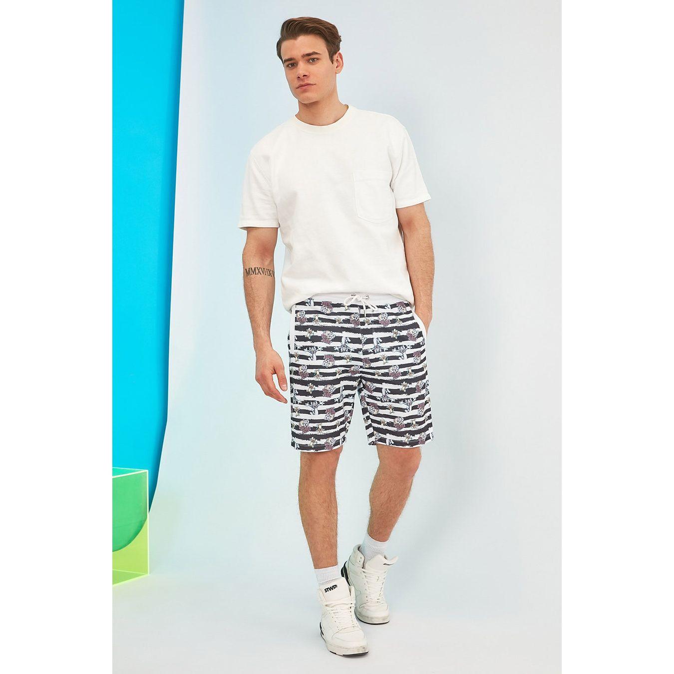 Trendyol Tom and Jerry AOP Knitted Regular Fit Bermuda Shorts-men-clothing-bottoms-shorts-image-1