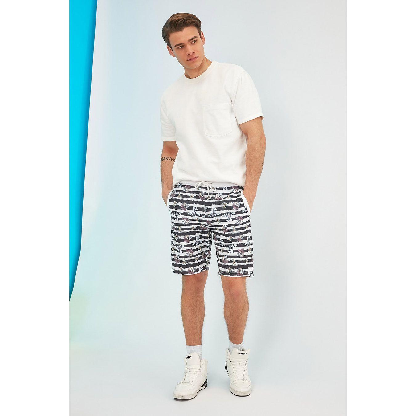 Trendyol Tom and Jerry AOP Knitted Regular Fit Bermuda Shorts-men-clothing-bottoms-shorts-image-2