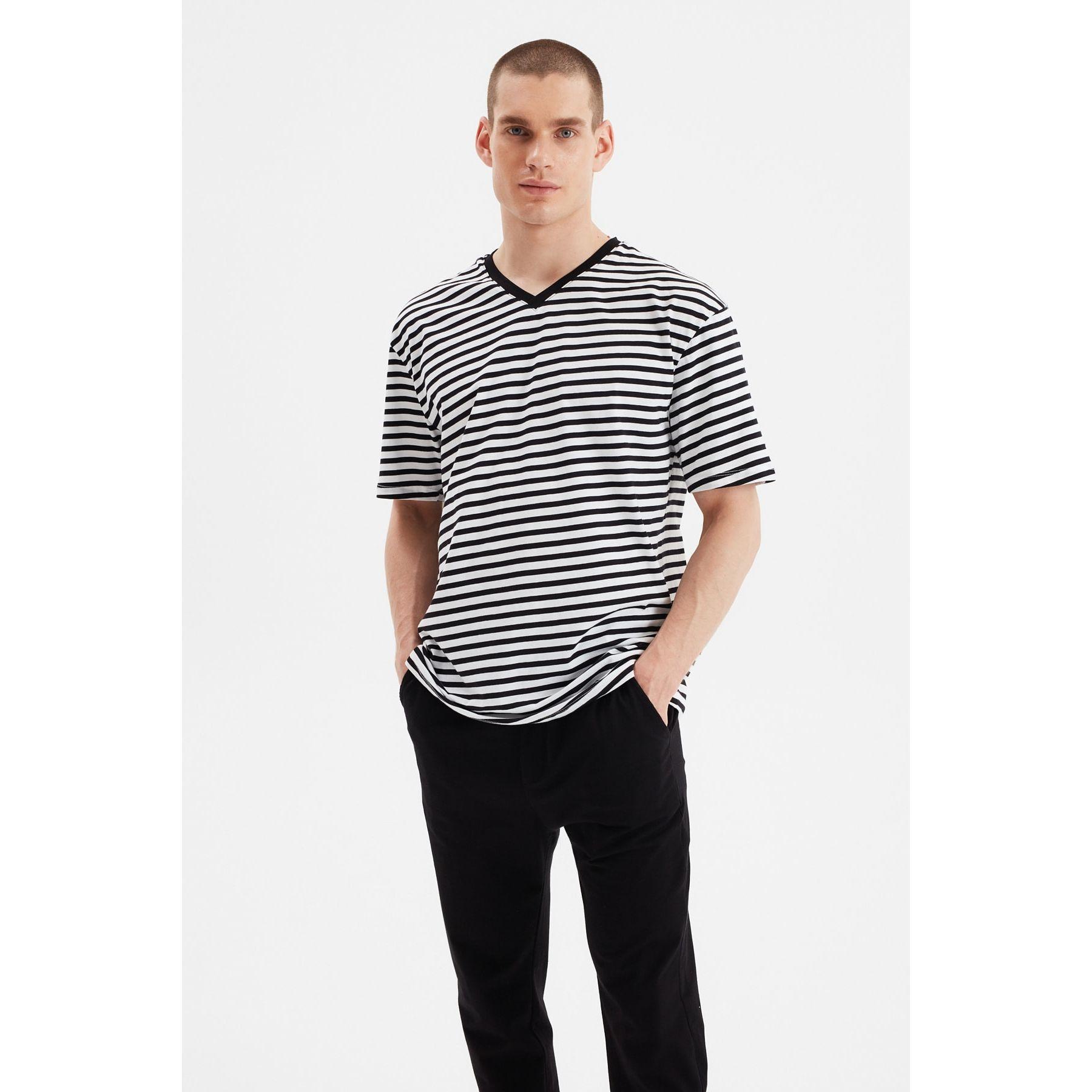 طقم بيجاما ( تيشيرت + بنطال )-men-clothing-nightwear-sets-image-2