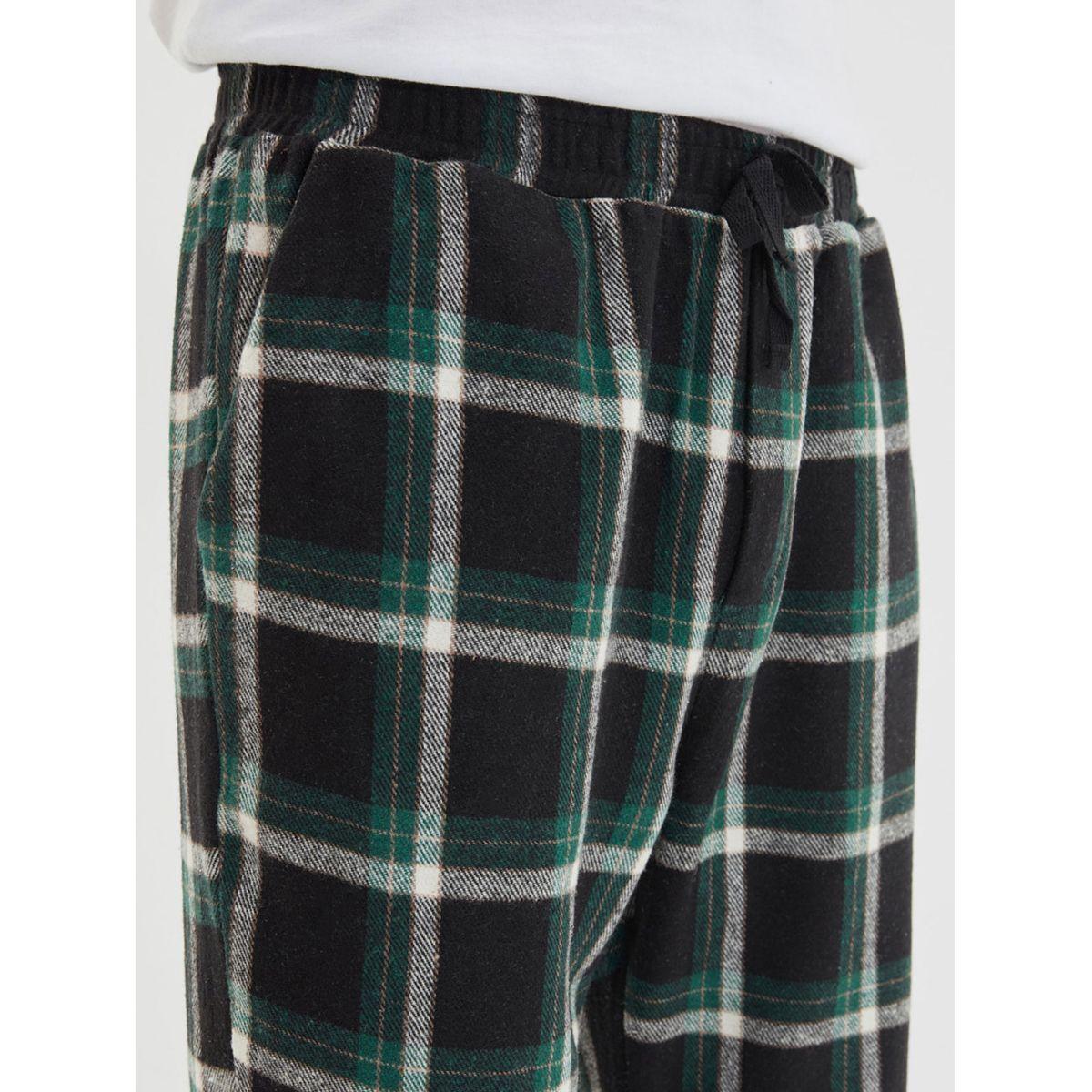 بنطال بيجاما مطبع بمربعات-men-clothing-nightwear-pyjamaandshorts-image-3