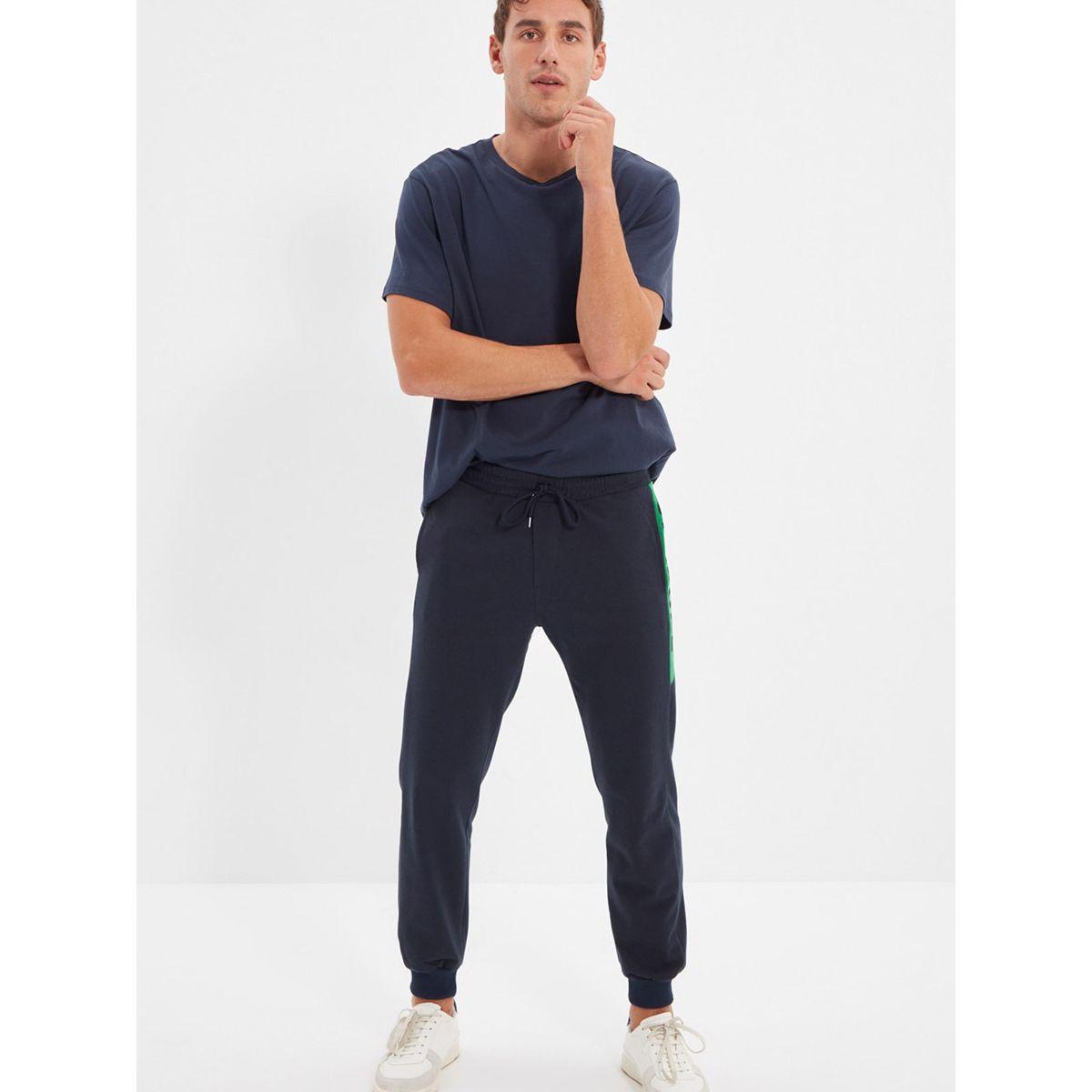 Trendyol Unusual Slogan Print Regular Fit Jogger-men-clothing-bottoms-joggers-image-3
