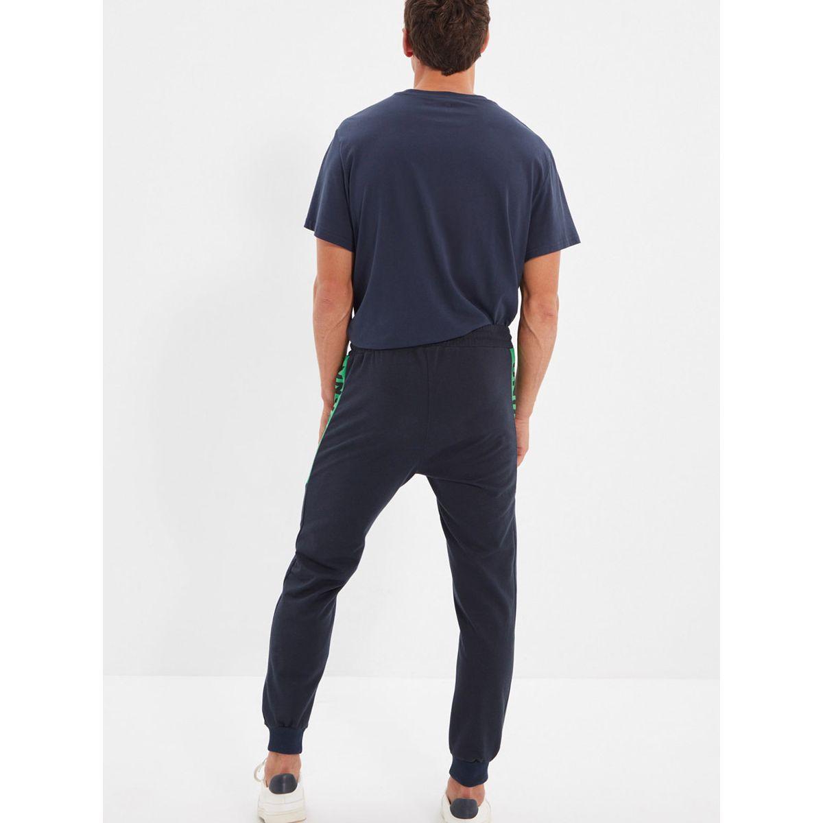 بنطال جوغر مطبع بكتابة-men-clothing-bottoms-joggers-image-4