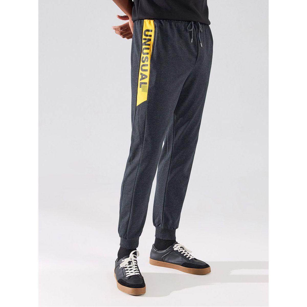 بنطال جوغر مطبع بكتابة-men-clothing-bottoms-joggers-image-1