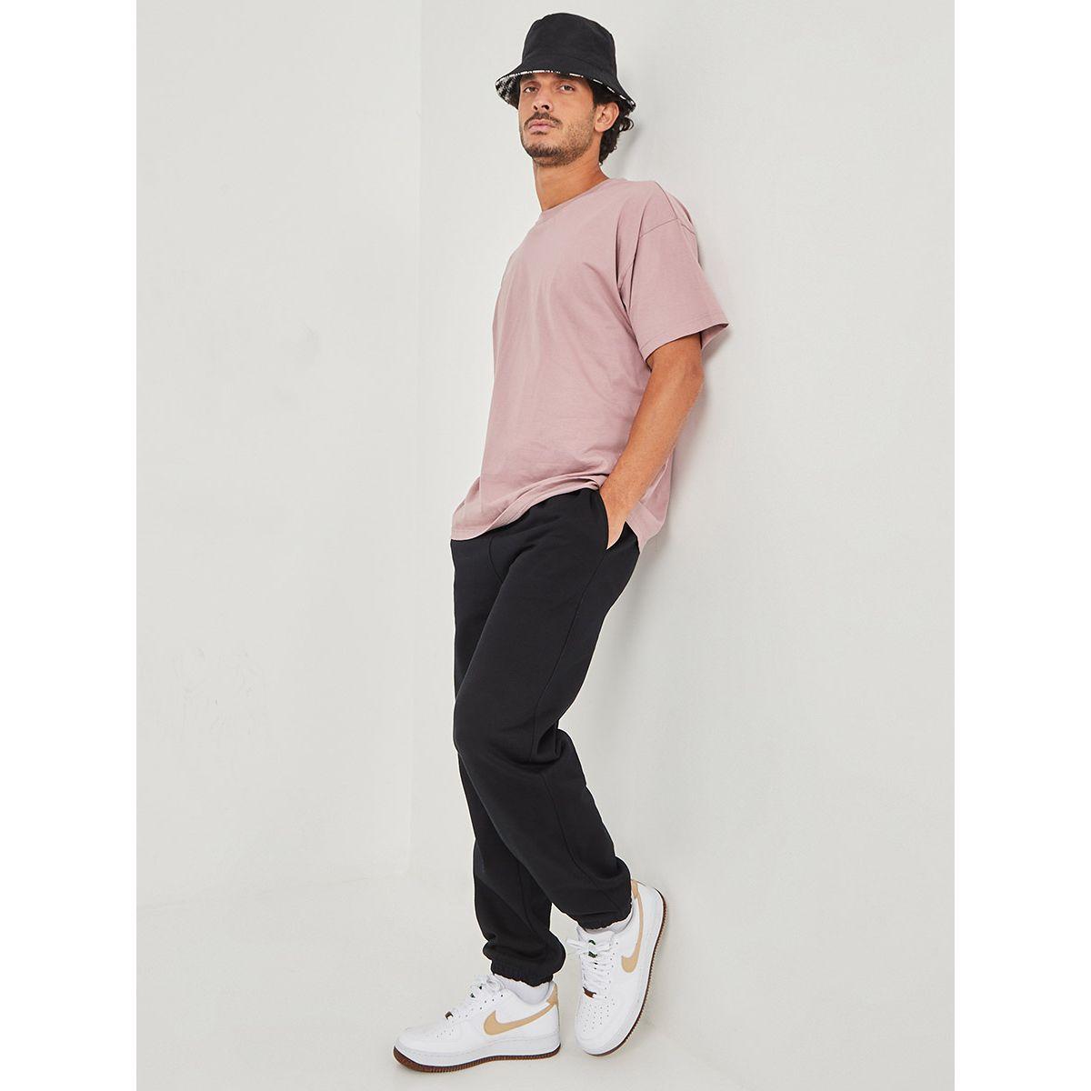 جوغر بقصة مريحة واساور من ستايلي-men-clothing-bottoms-joggers-image-1