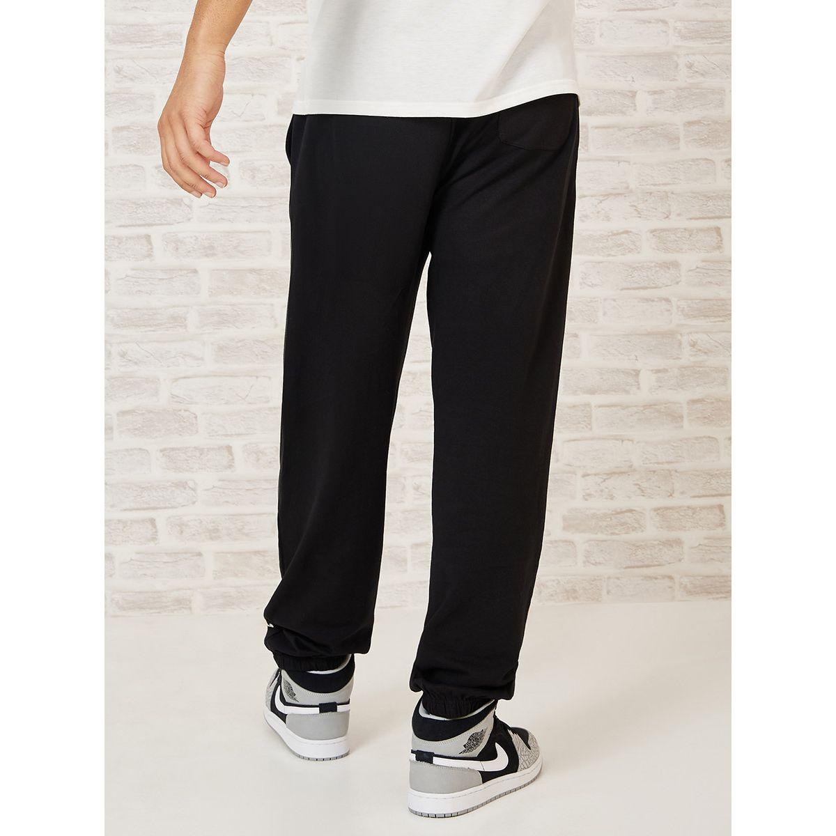 جوغر بقصة مريحة واساور-men-clothing-bottoms-joggers-image-5