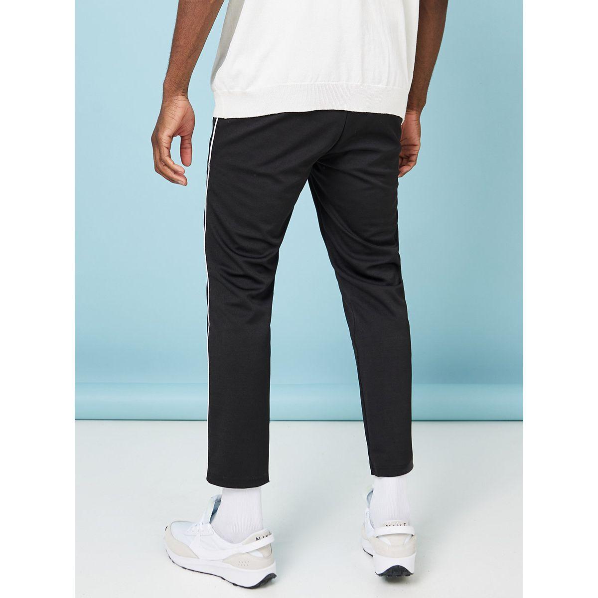 بنطال قصير محبوك مزين بحزوز-men-clothing-bottoms-trousersandchinos-trousers-image-4