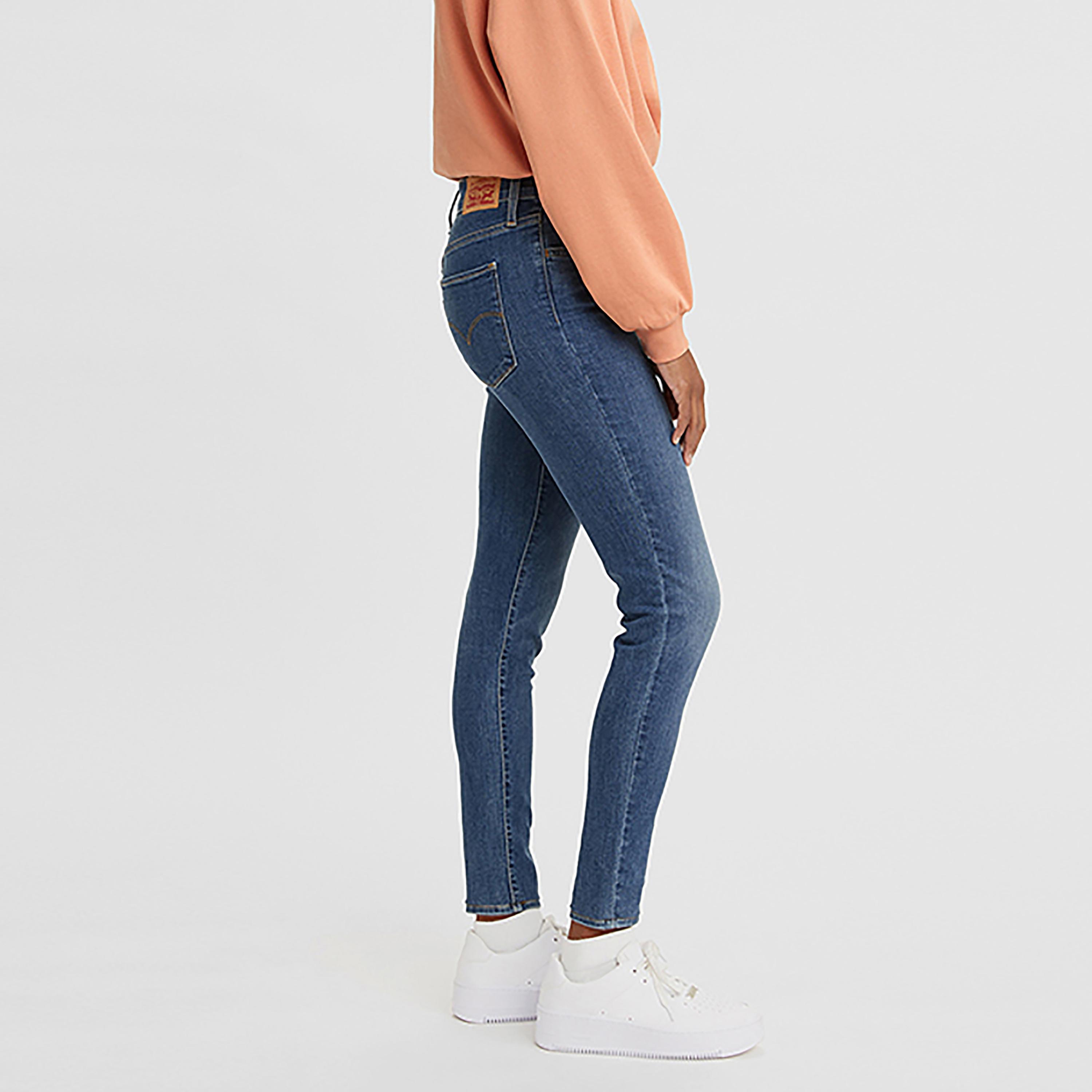 بنطال جينز من ليفايز بلون ازرق ذو اسكيني فت وجيب متوسط الارتفاع-women-clothing-bottoms-jeans-image-2