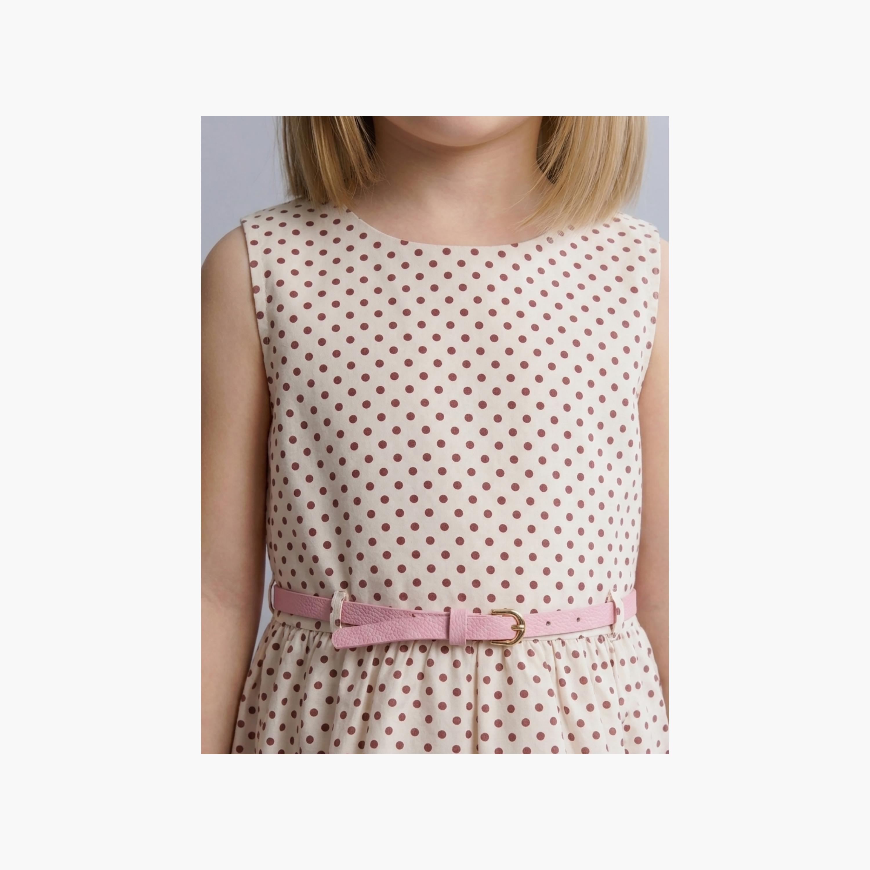 فستان قطني بدون أكمام بطبعة منقطة (بولكا دوت) مع حزام من بيبيكلو-girls-clothing-dressesandjumpsuits-image-5