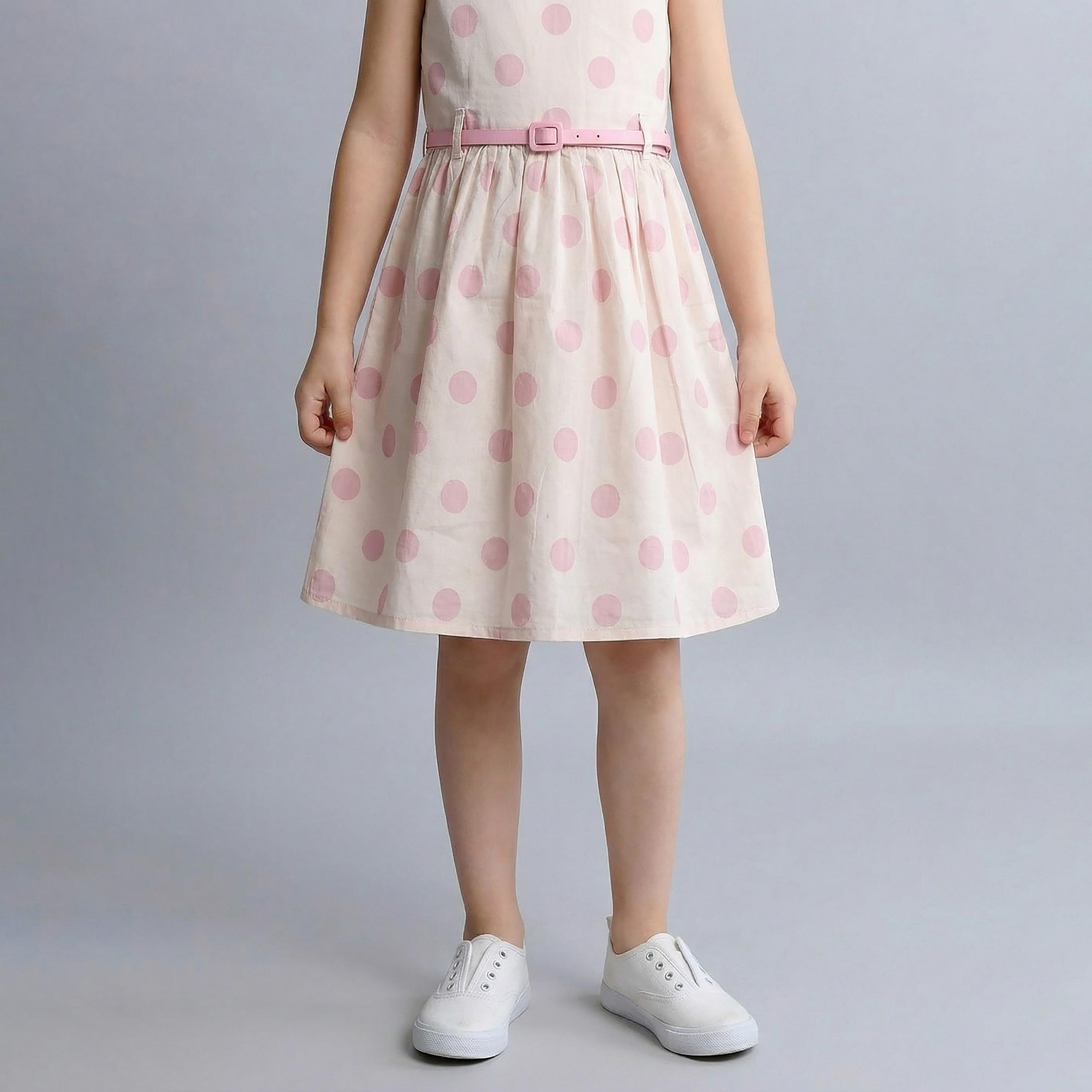 فستان قطني بدون أكمام بطبعة منقطة (بولكا دوت) مع حزام من بيبيكلو-girls-clothing-dressesandjumpsuits-image-4