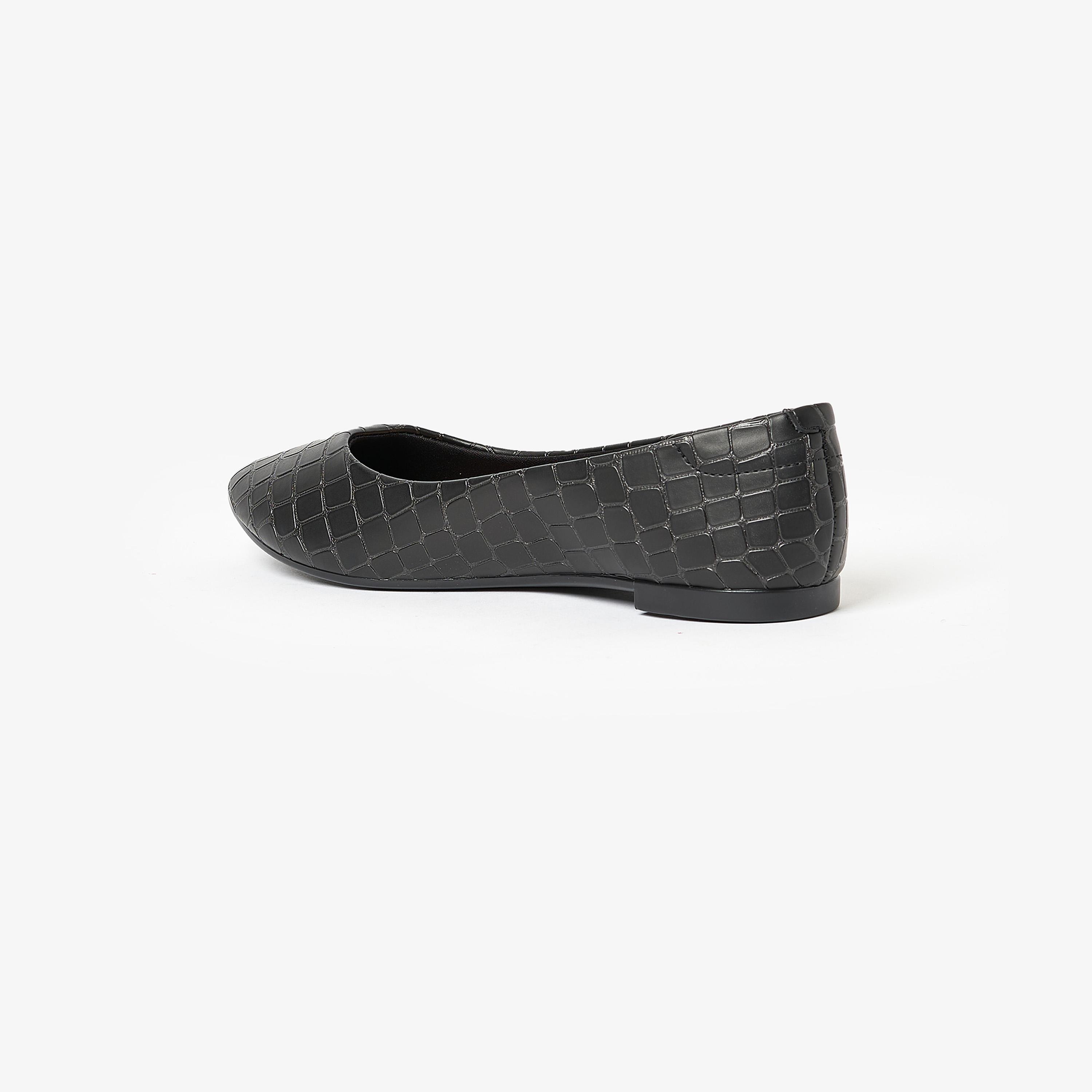 حذاء باليرينا نسائي من موليكا بمقدمة مدببة ومزخرف من جلد التمساح | 5635-800-25661-women-shoes-ballerinas-image-3