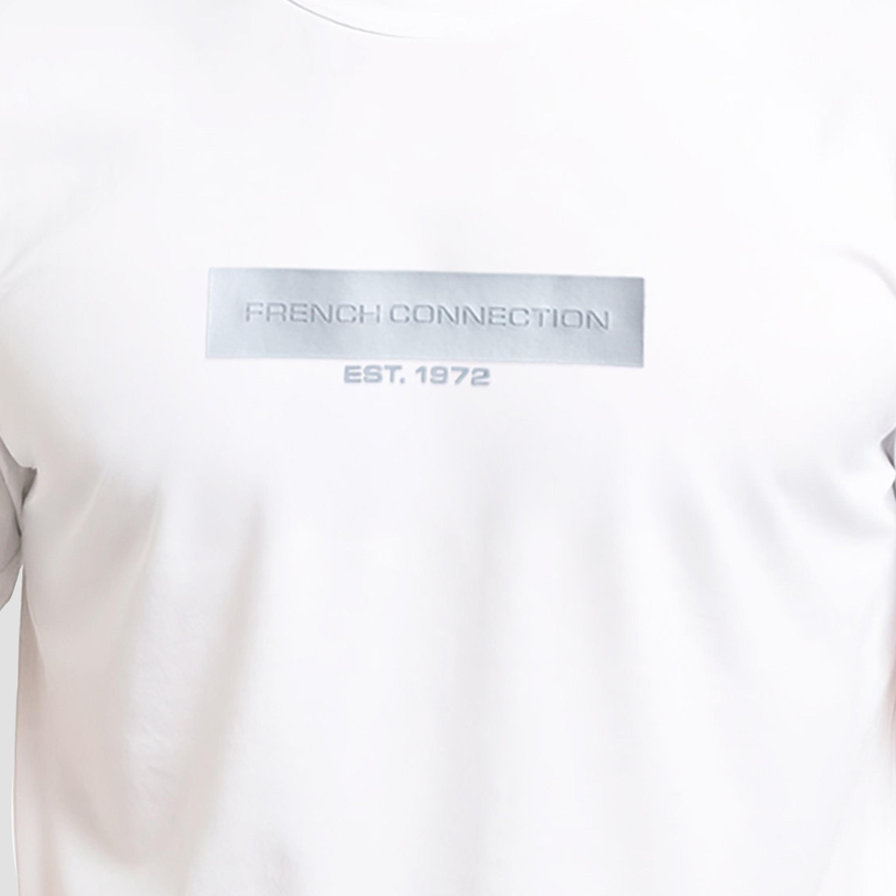 تيشيرت رجالي بأكمام قصيرة ورقبة دائرية وطبعة جرافيكية من فرينش كونيكشن-men-clothing-tshirtsandpolos-tshirts-image-4