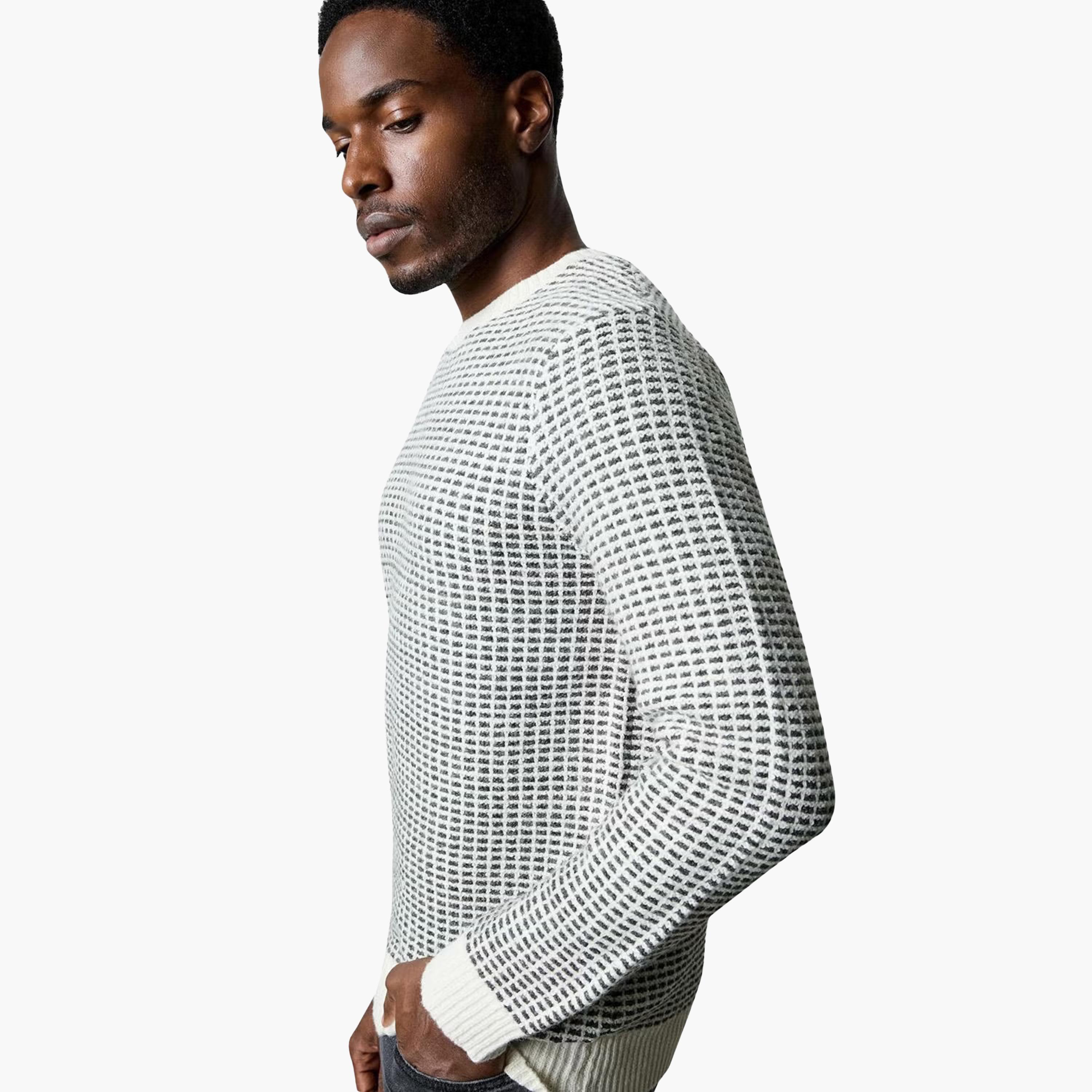 بلوفر رجالي بأكمام طويلة وفتحة رقبة مستديرة بنسيج شبكي (جريد) من فرينش كونكشن-men-clothing-sweatersandpullovers-image-4
