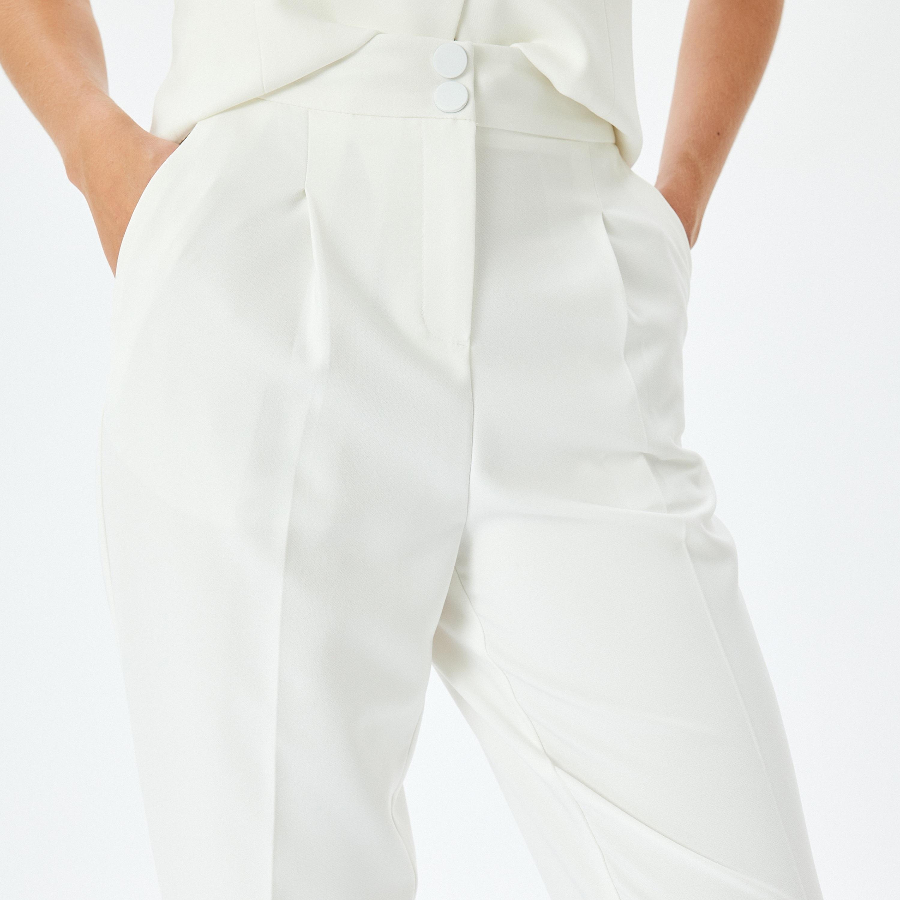 بنطلون نسائي بخصر عالٍ مع زر وسحاب للإغلاق باللون الأبيض من كوتون.-women-clothing-bottoms-trousers-image-5
