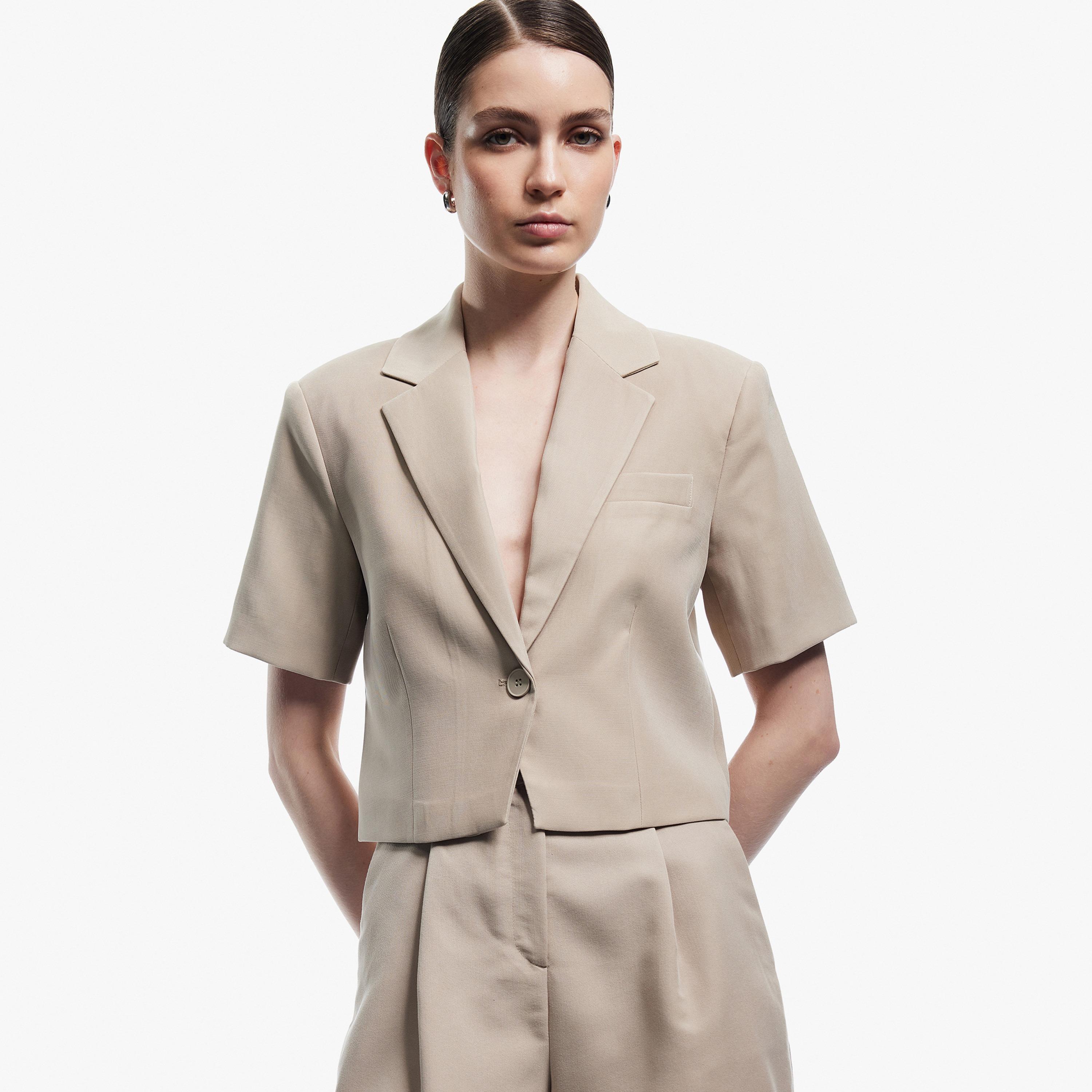 بلازر نسائي بياقة طية صدر بلون بني من كوتون-women-clothing-coatsandjackets-blazers-image-1