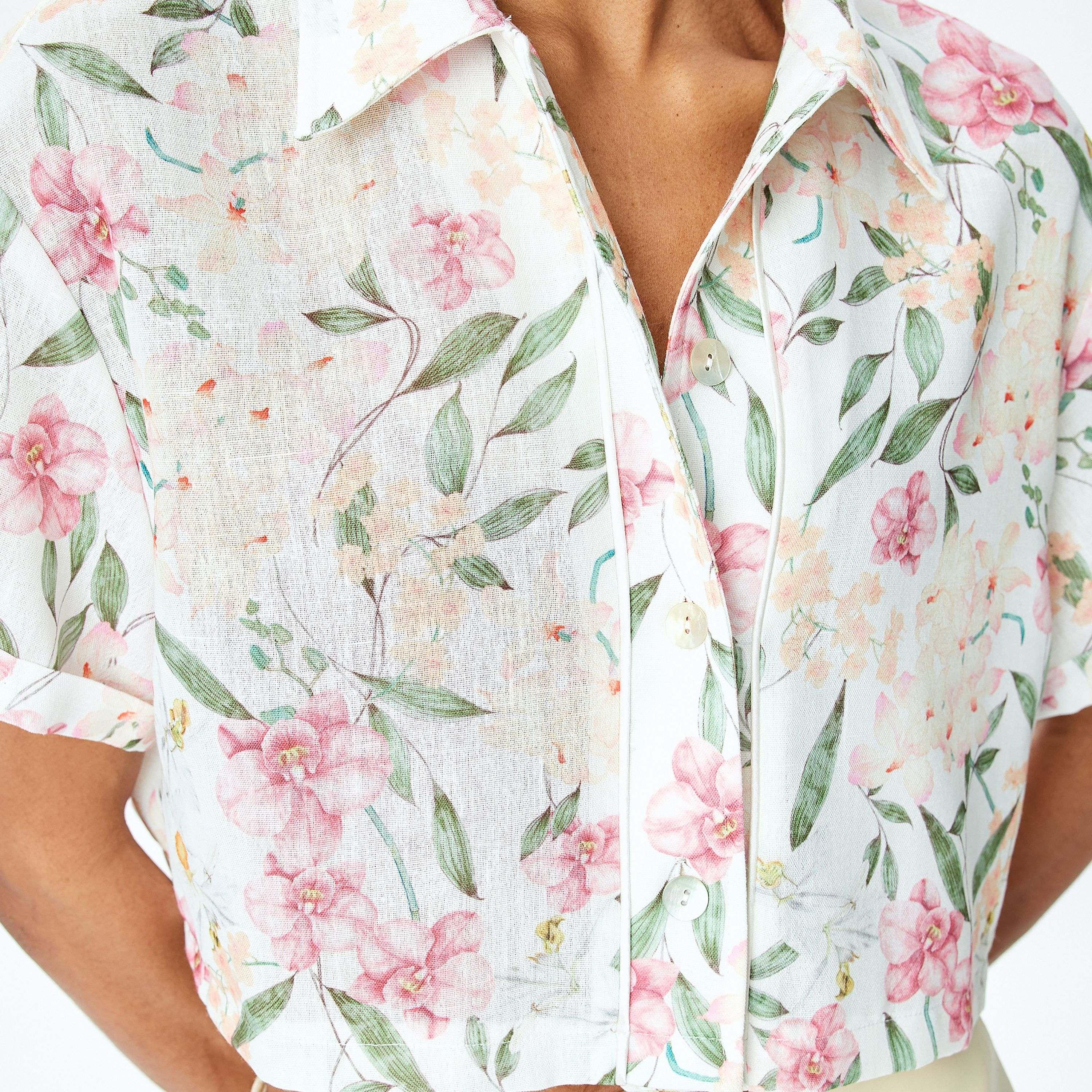قميص نسائي بياقة بأكمام قصيرة بطبعة زهرية وردية بطبعة كوتون-women-clothing-shirtsandblouses-shirts-image-4