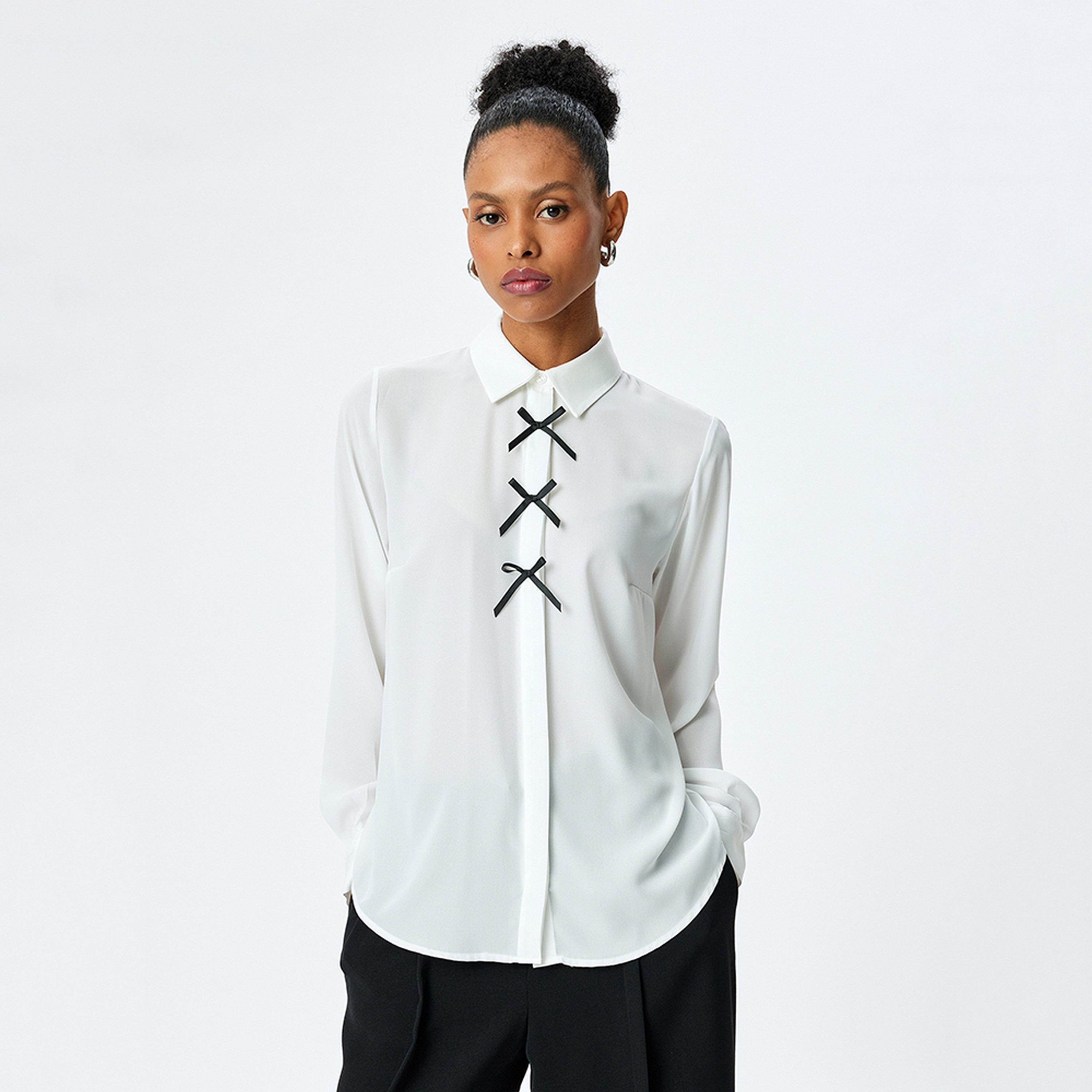 قميص نسائي بأكمام طويلة وياقة باللون الأبيض من كوتون.-women-clothing-shirtsandblouses-shirts-image-1