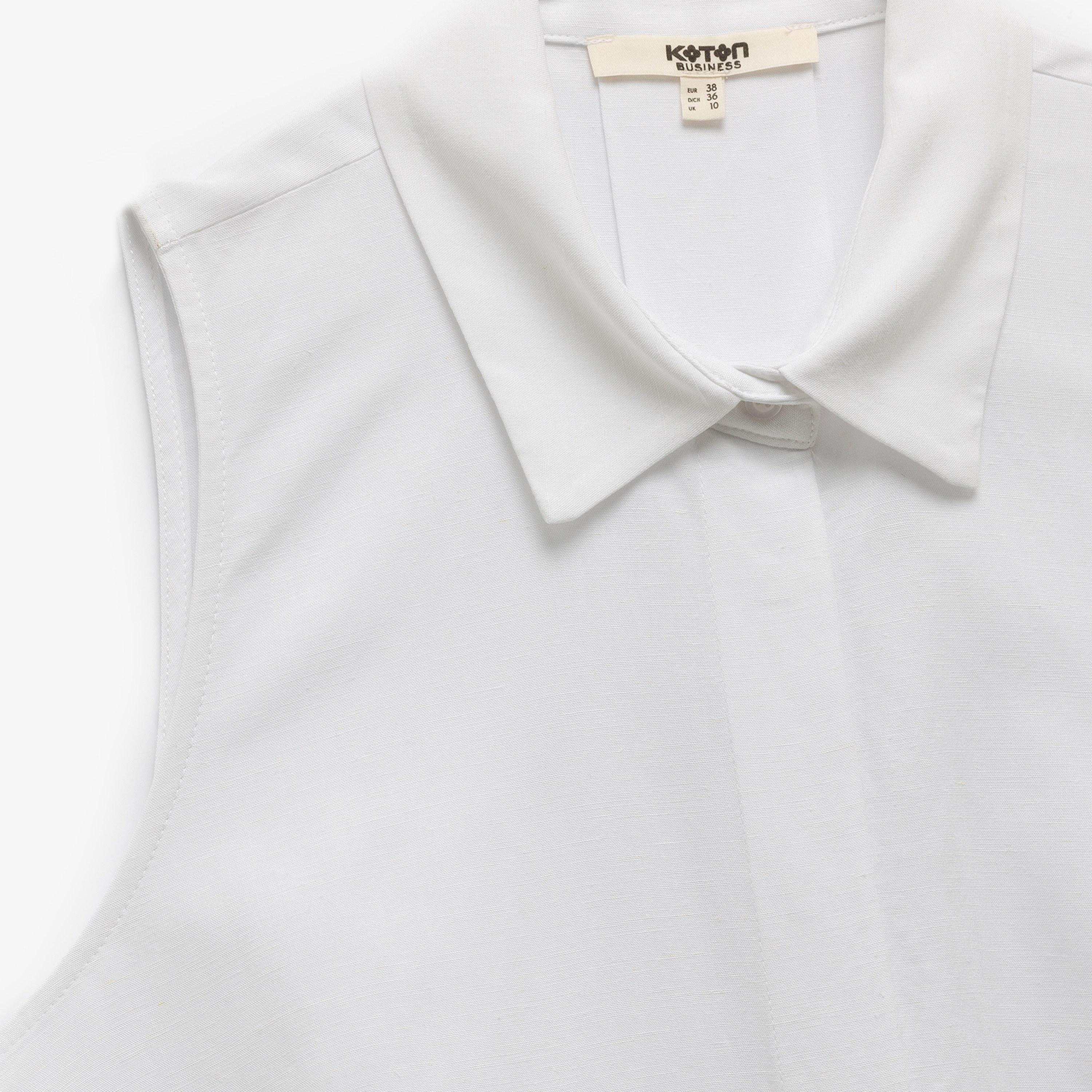 قميص نسائي بدون أكمام وياقة باللون الأبيض من كوتون.-women-clothing-shirtsandblouses-shirts-image-3