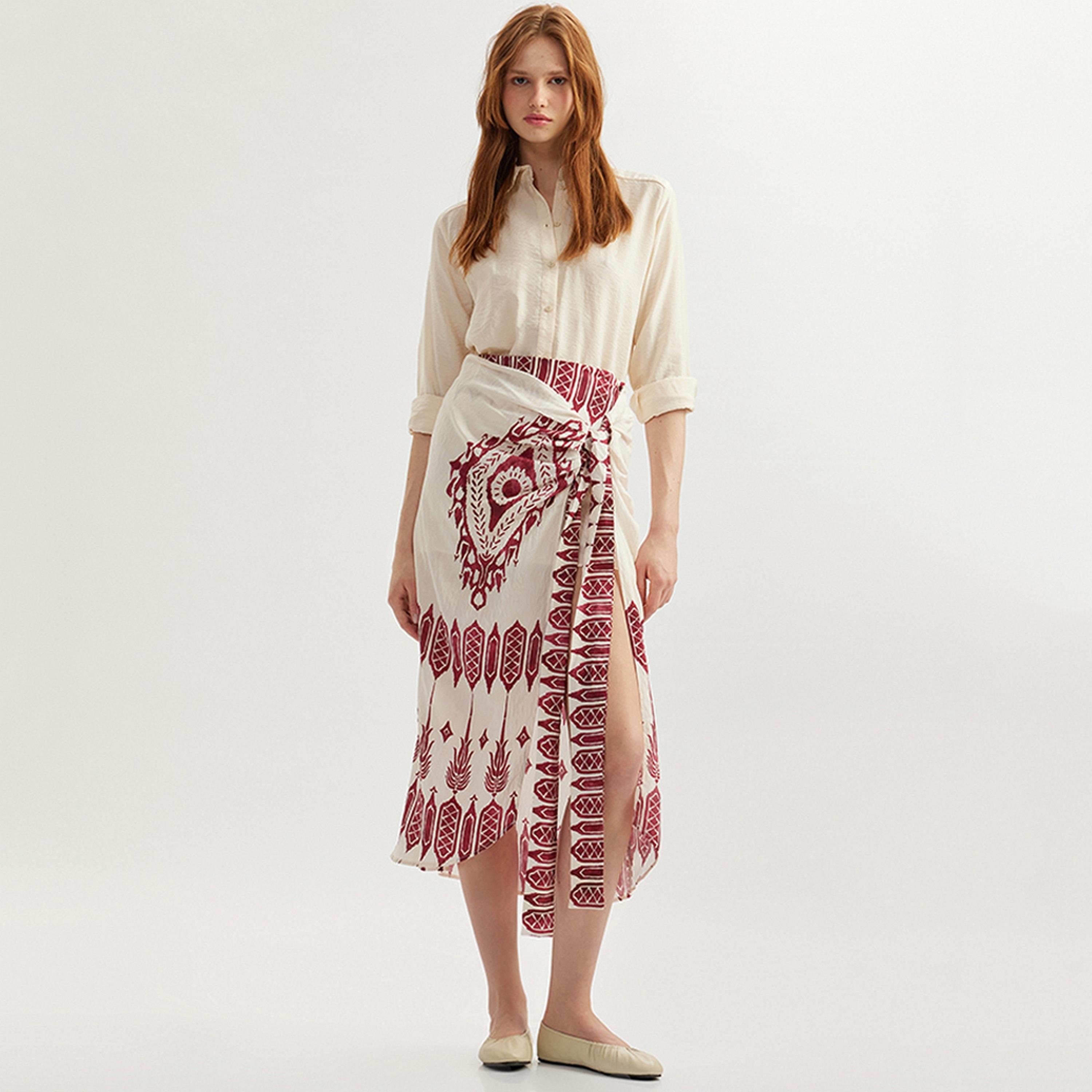 تنورة ميدي نسائية بلفة بطبعة عرقية من كوتون.-women-clothing-bottoms-skirts-image-2