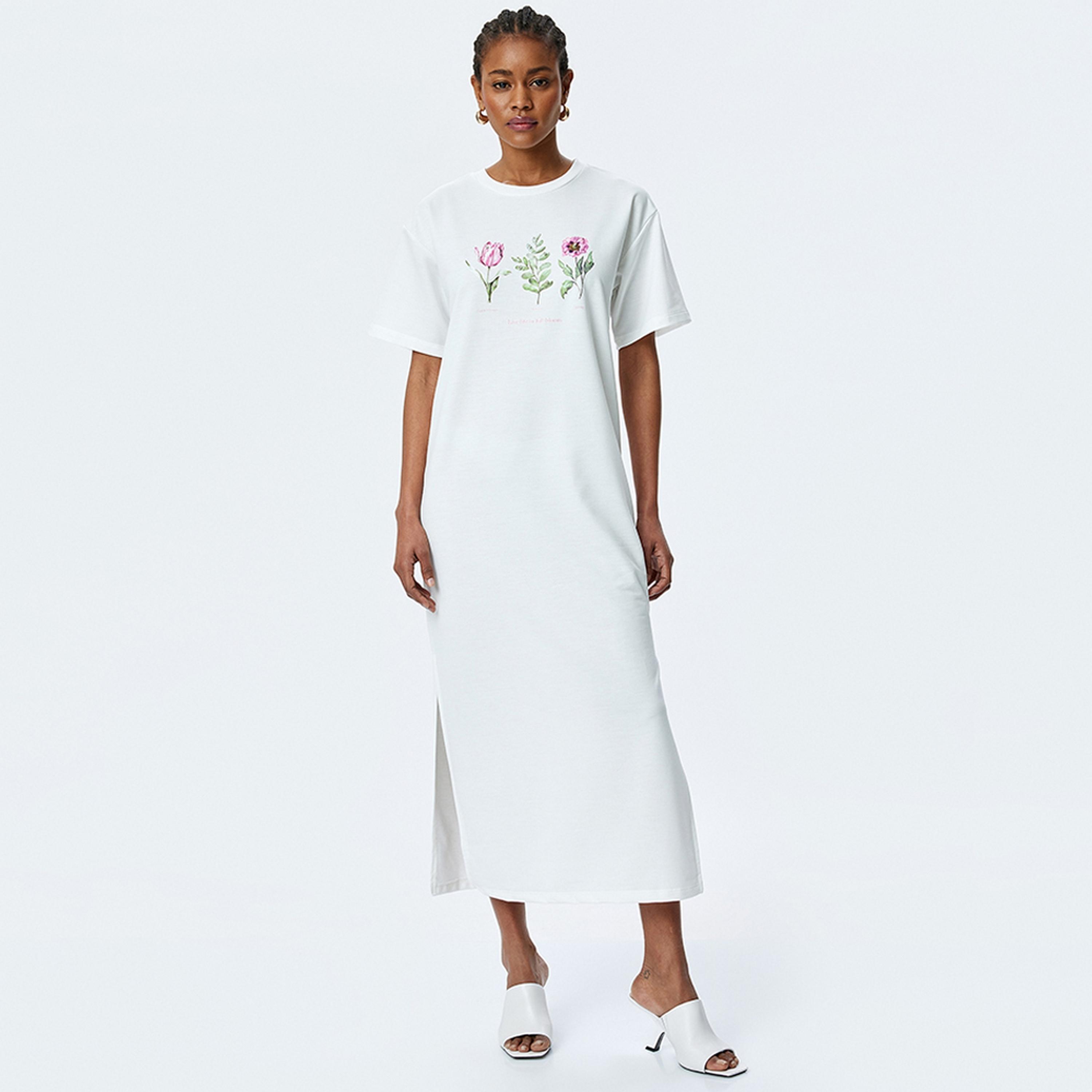 فستان ميدي نسائي بتصميم تيشيرت وطبعة زهور جرافيك باللون الأبيض من كوتون.-women-clothing-dresses-image-1