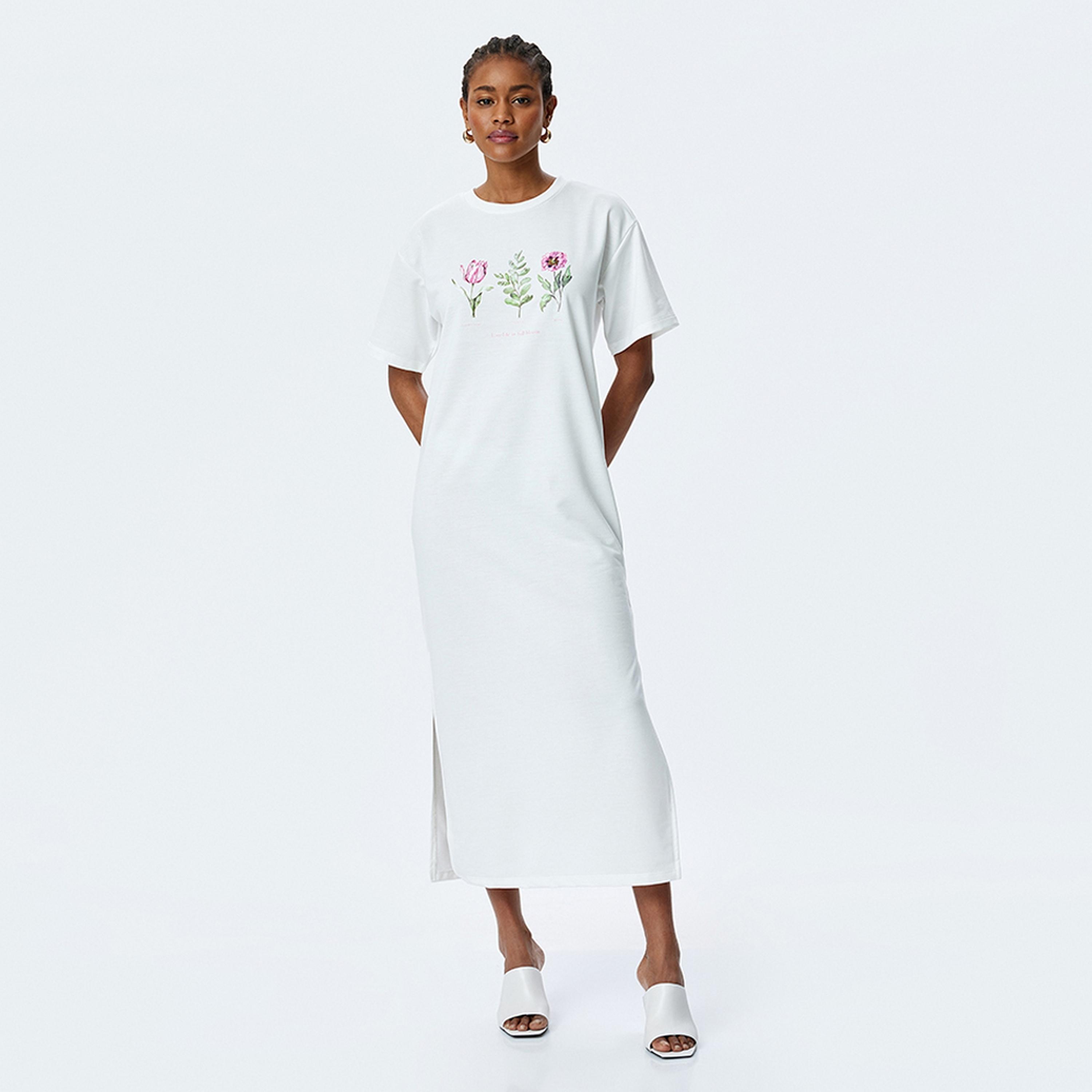 فستان ميدي نسائي بتصميم تيشيرت وطبعة زهور جرافيك باللون الأبيض من كوتون.-women-clothing-dresses-image-2