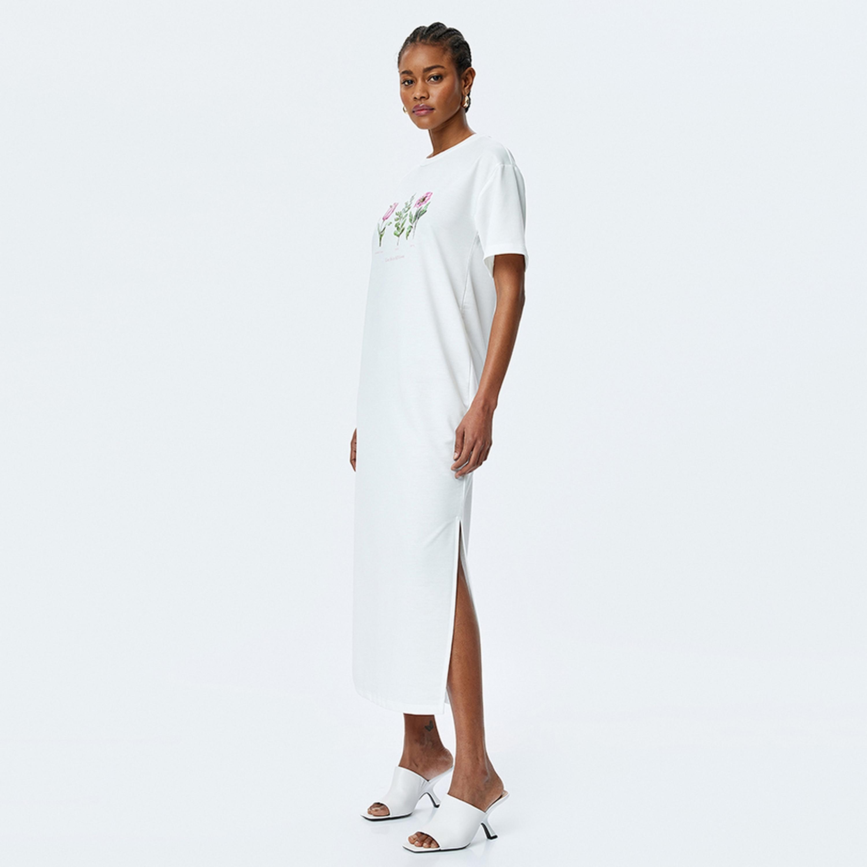 فستان ميدي نسائي بتصميم تيشيرت وطبعة زهور جرافيك باللون الأبيض من كوتون.-women-clothing-dresses-image-4