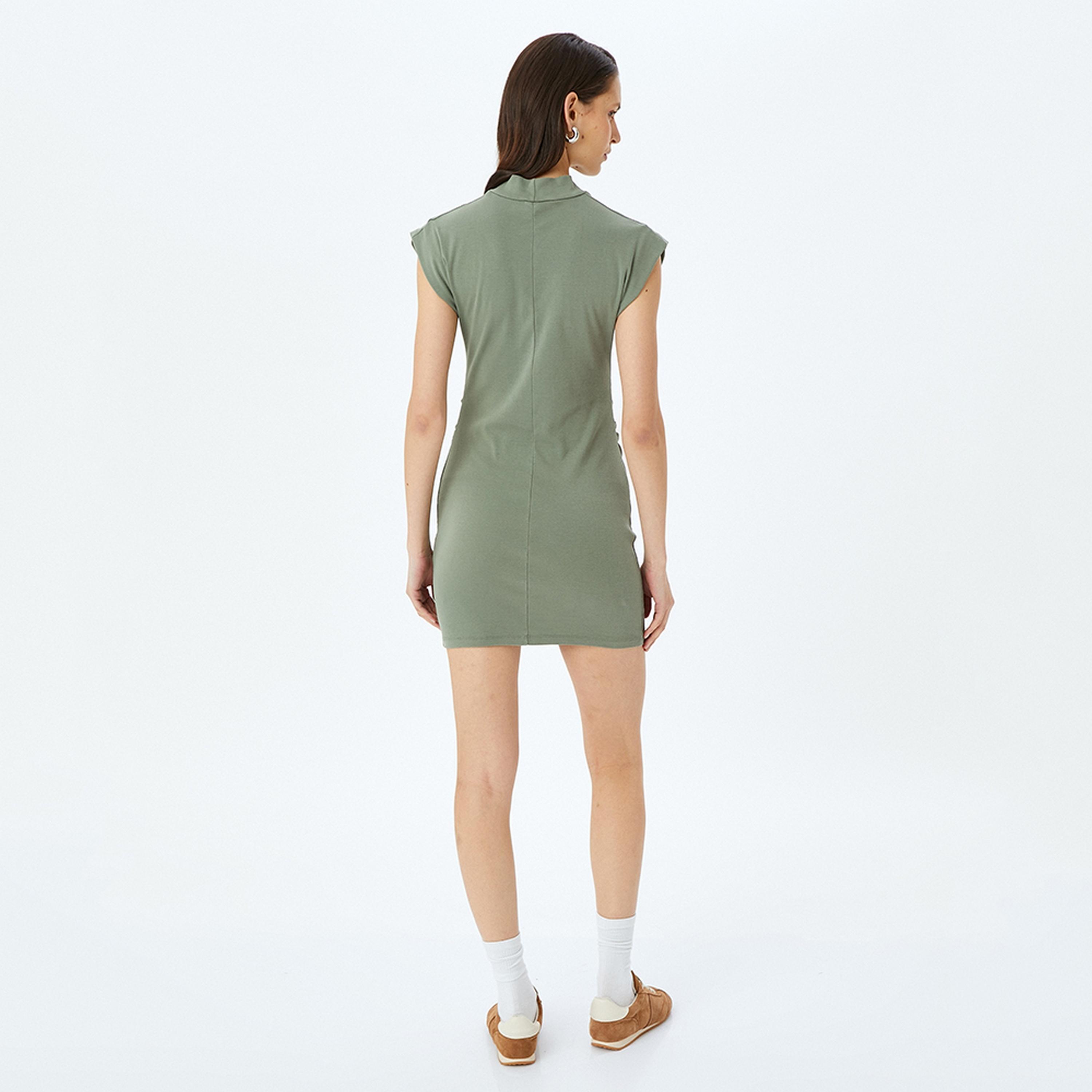 فستان ميني نسائي بقصة بوديكون بياقة عالية وأكمام كاب من القطن باللون الأخضر من كوتون.-women-clothing-dresses-image-3