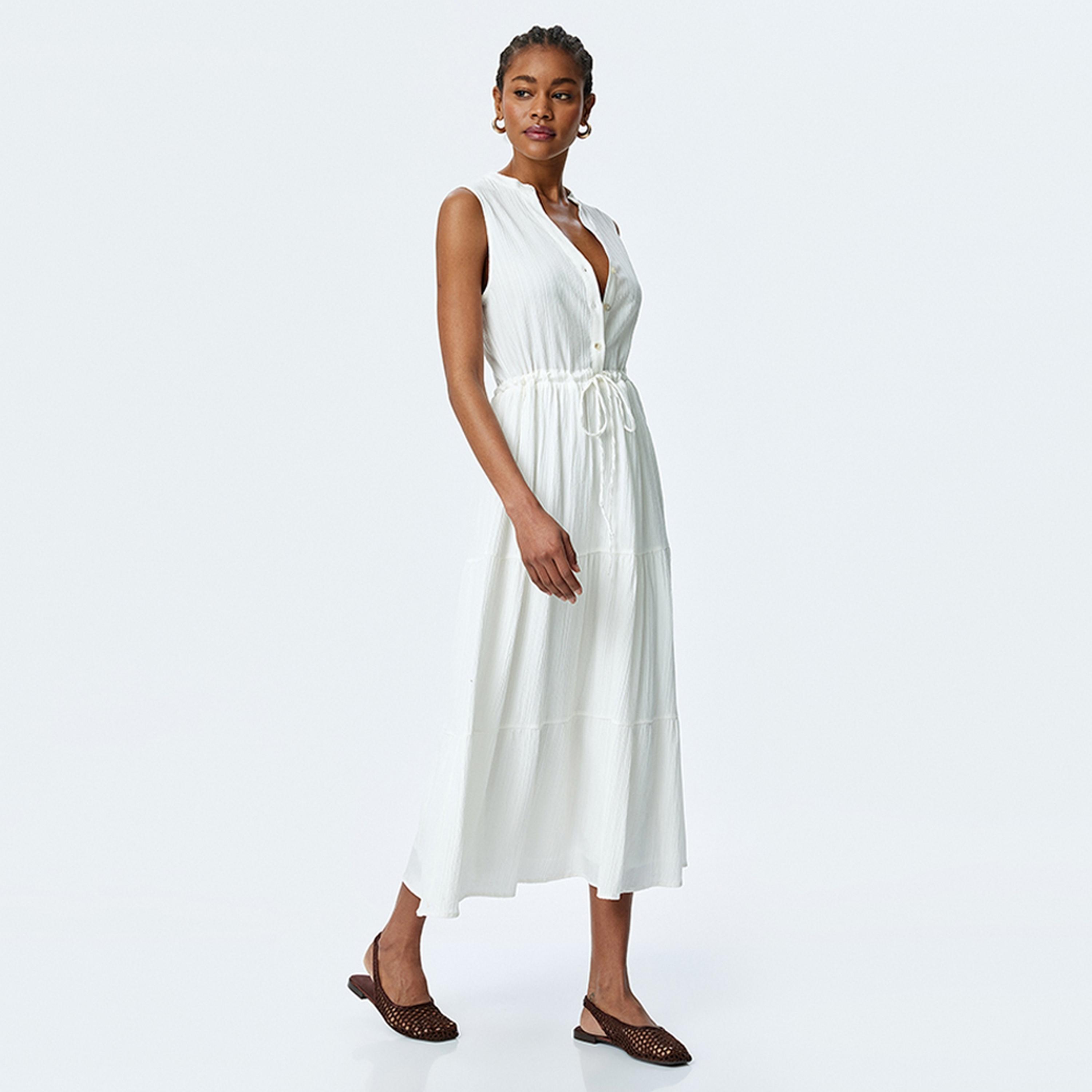 فستان ميدي نسائي بياقة الماندرين وتصميم محكم وطبقات باللون الأبيض من كوتون.-women-clothing-dresses-image-4
