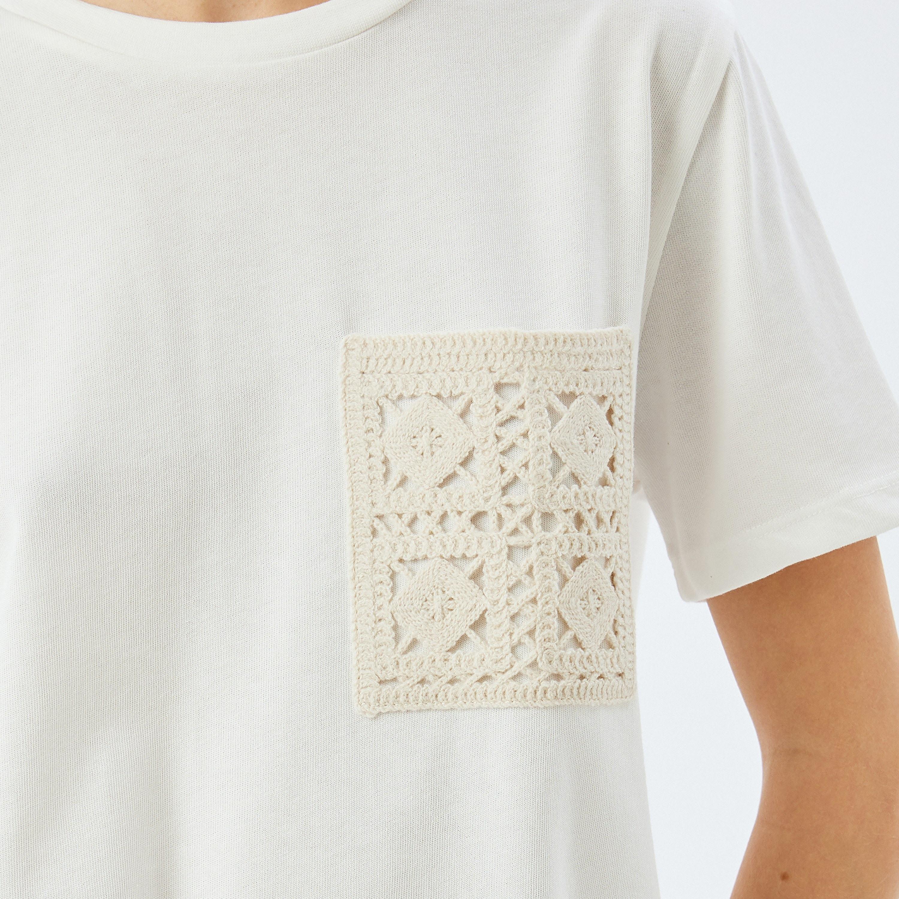 Koton White Plain Crew Neck Short Sleeves Women's T-Shirt-women-clothing-tshirts-image-4