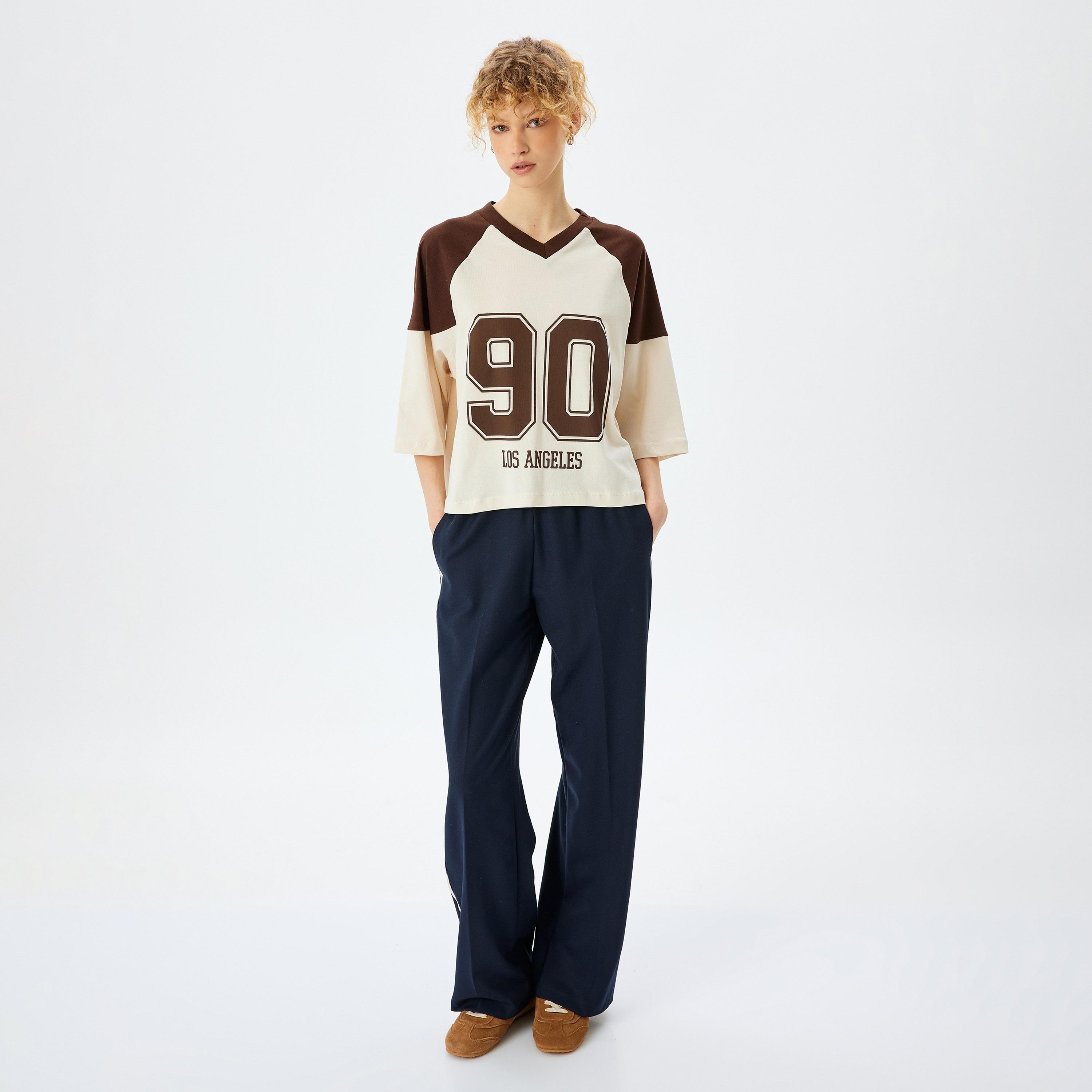 قميص نسائي بأكمام على رفقة V بلون بيج كوتون-women-clothing-tshirts-image-2