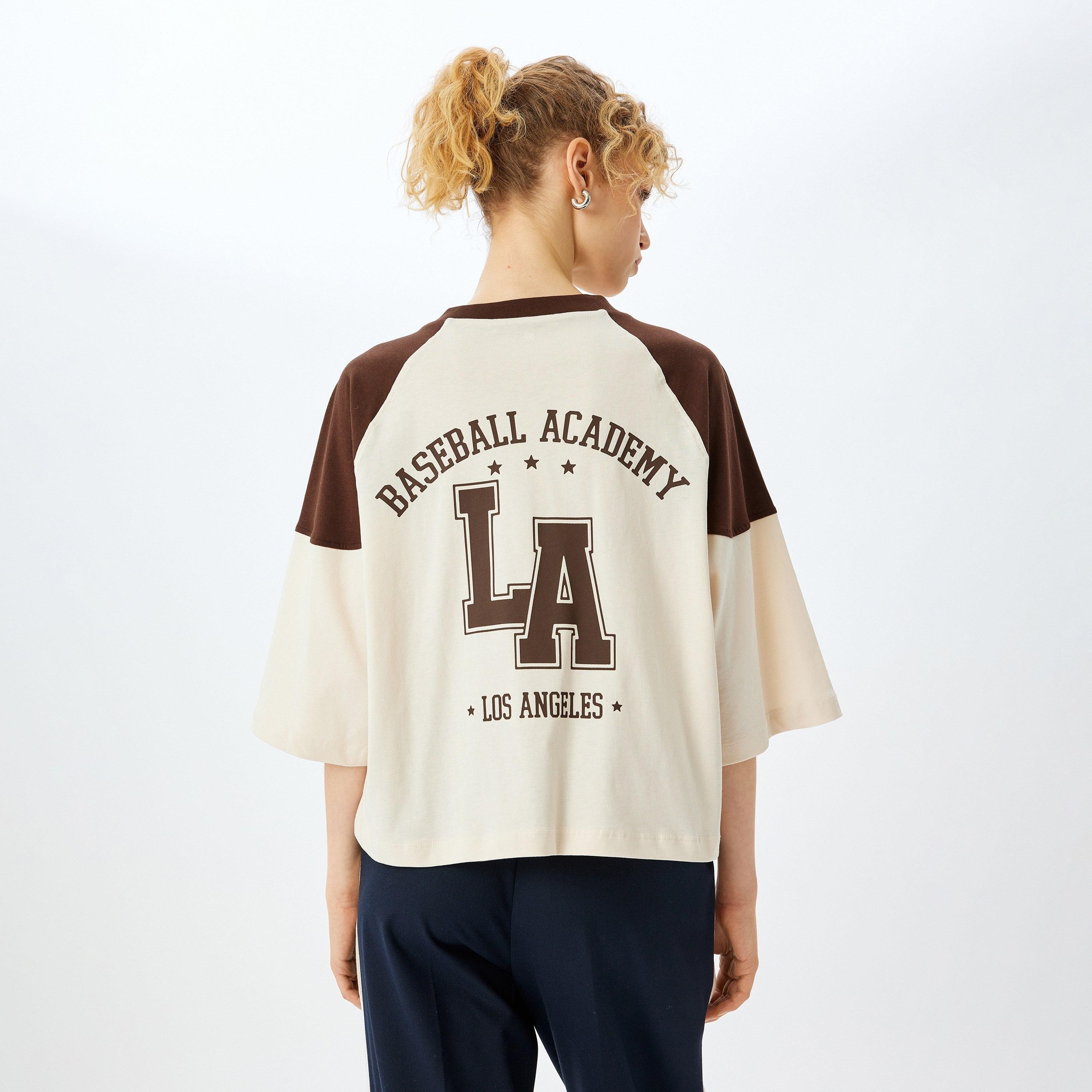 قميص نسائي بأكمام على رفقة V بلون بيج كوتون-women-clothing-tshirts-image-3