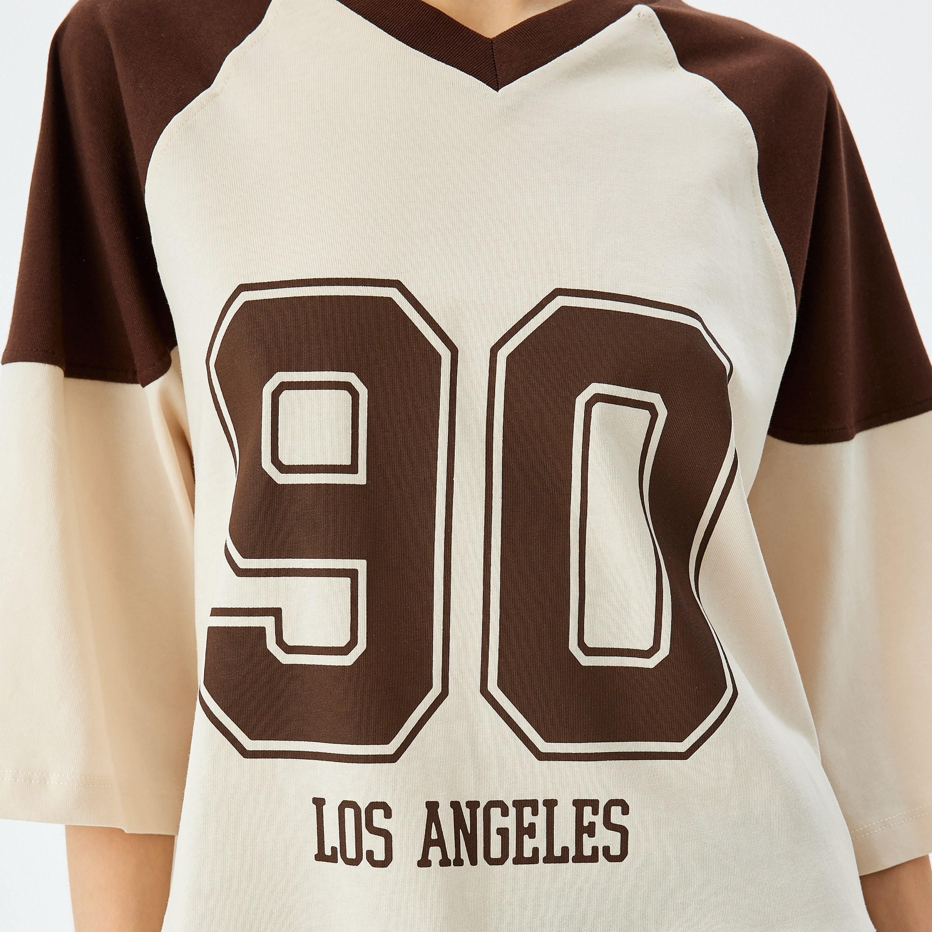 قميص نسائي بأكمام على رفقة V بلون بيج كوتون-women-clothing-tshirts-image-4