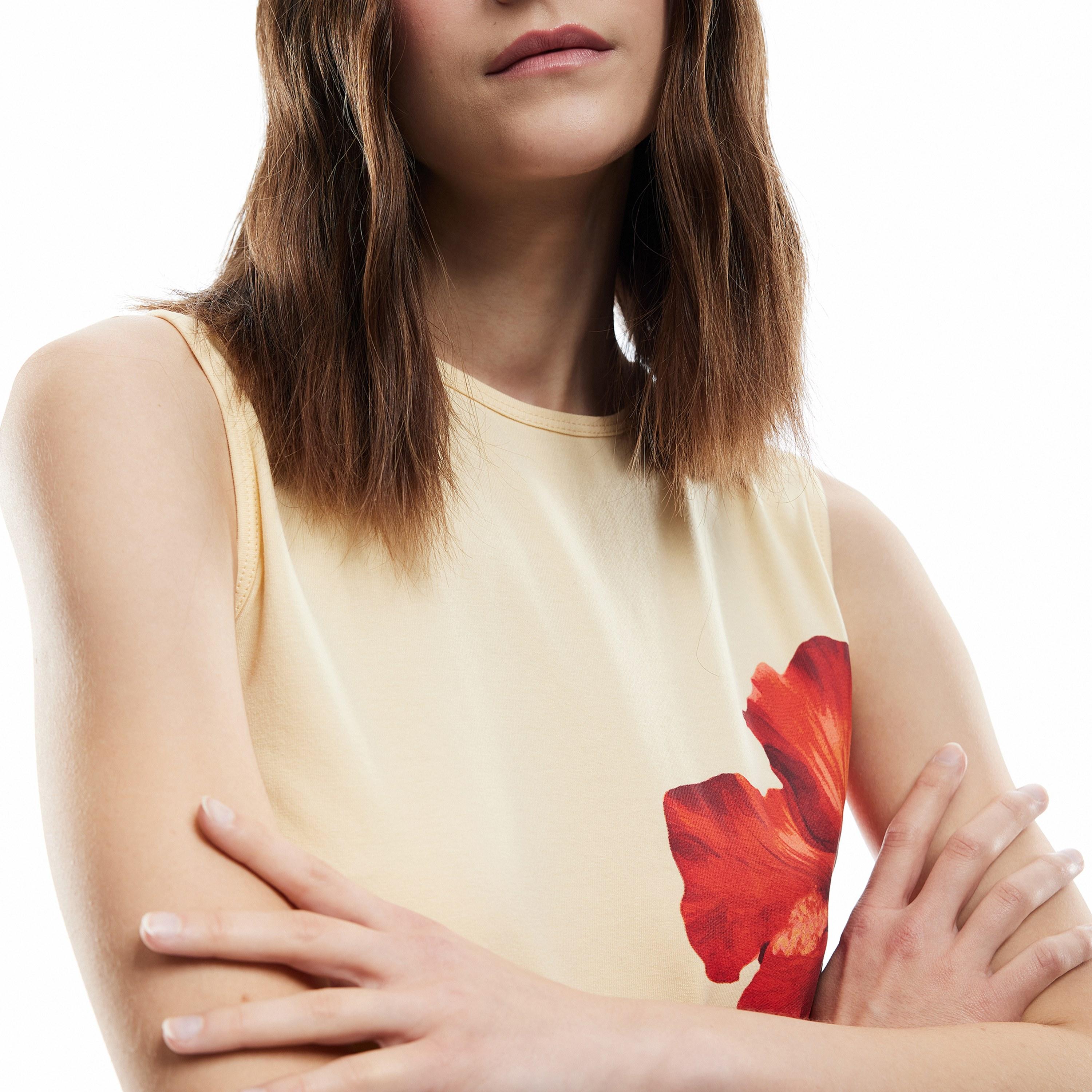 بلوزة نسائية من القطن بطبعة زهور صفراء من كوتون-women-clothing-shirtsandblouses-blouses-image-3