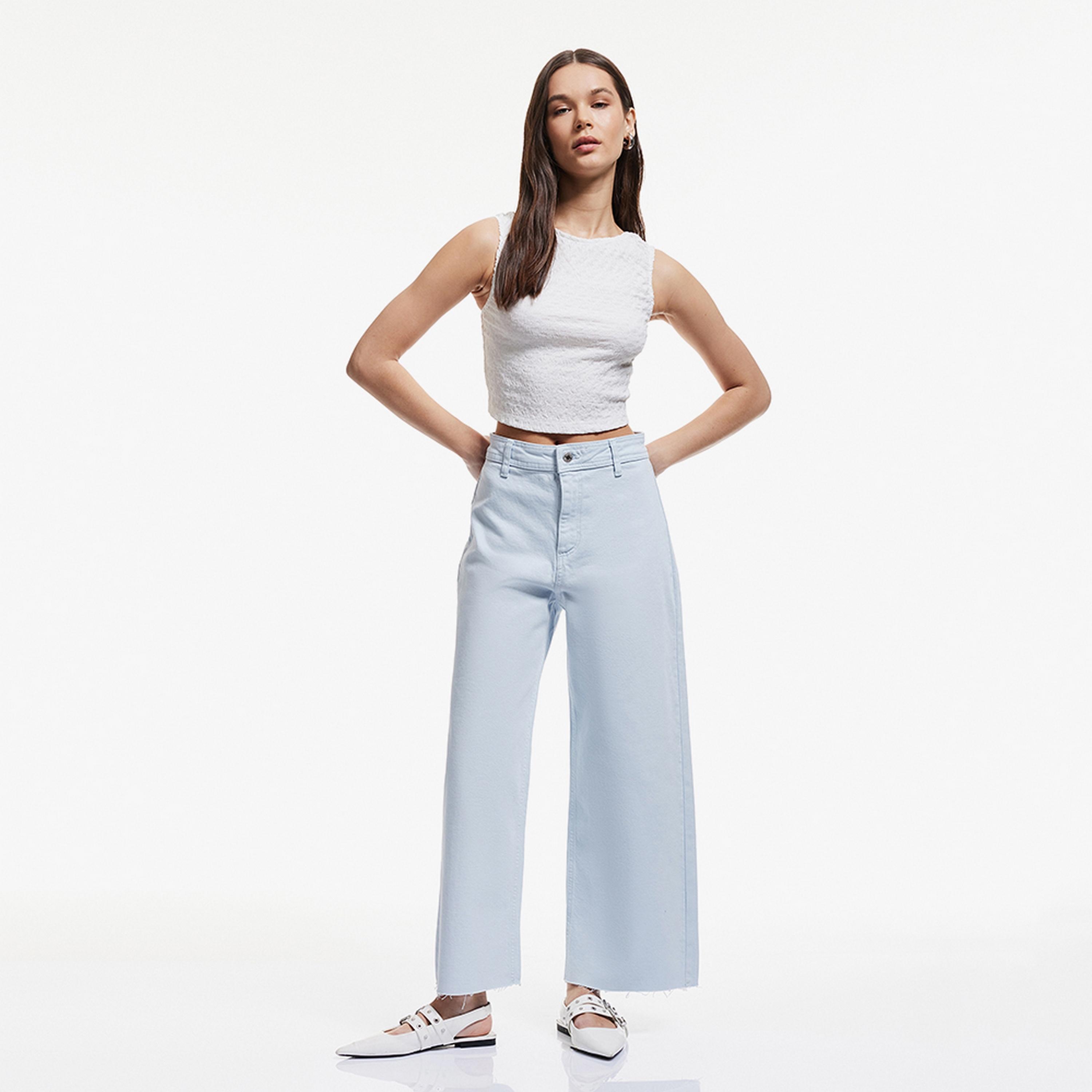 جينز نسائي بخصر عالٍ وبقصة واسعة وسادة من كوتون.-women-clothing-bottoms-jeans-image-2