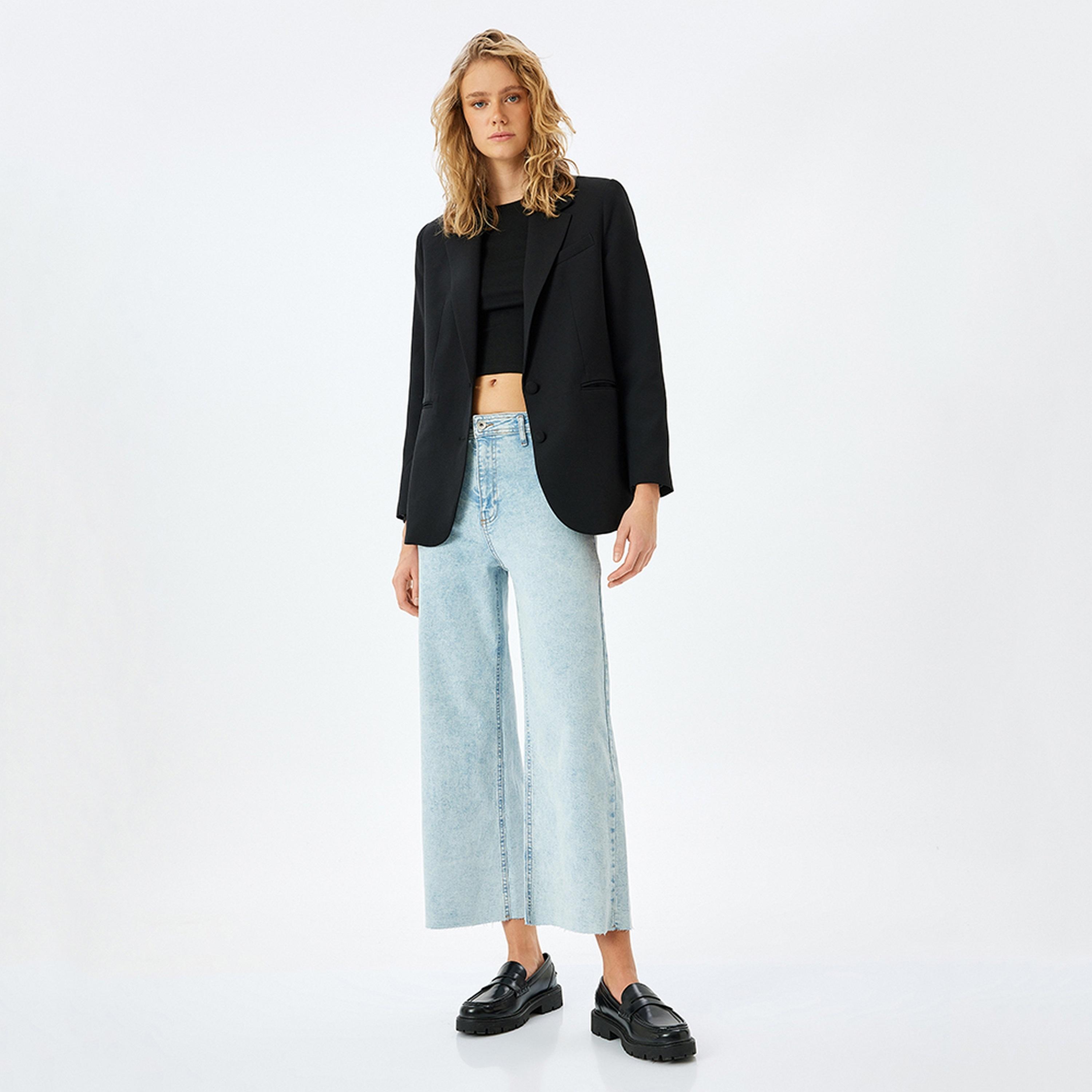 جينز نسائي بخصر عالٍ وغسيل بتصميم لوز فيت من كوتون.-women-clothing-bottoms-jeans-image-2