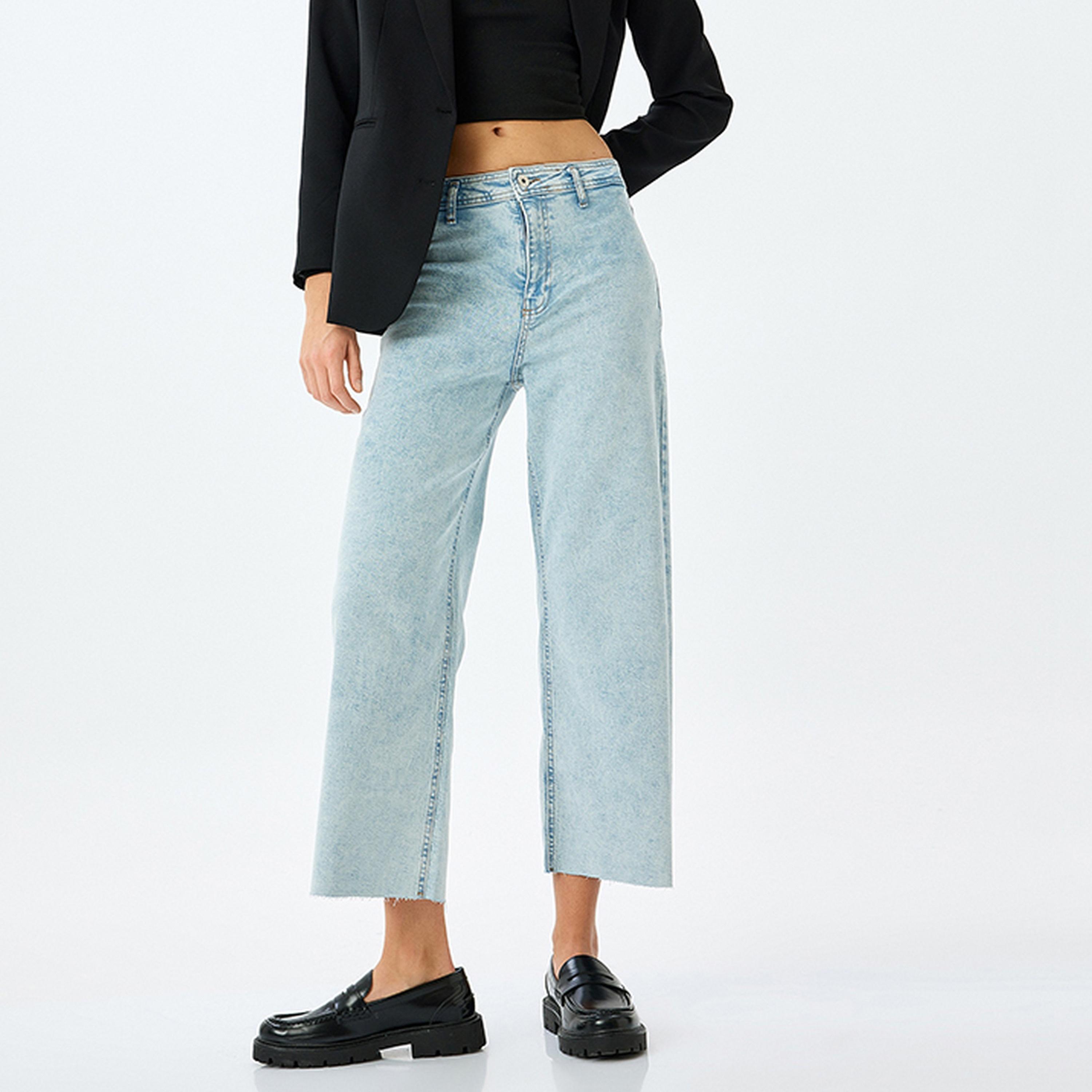 جينز نسائي بخصر عالٍ وغسيل بتصميم لوز فيت من كوتون.-women-clothing-bottoms-jeans-image-3