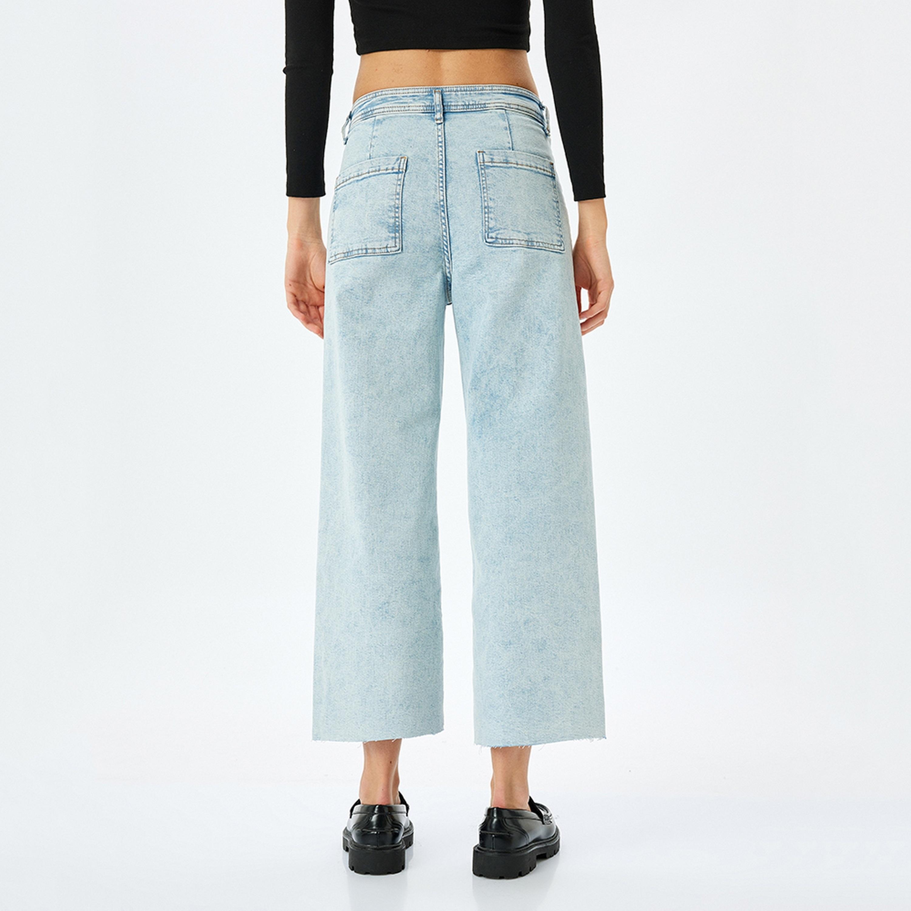 جينز نسائي بخصر عالٍ وغسيل بتصميم لوز فيت من كوتون.-women-clothing-bottoms-jeans-image-4