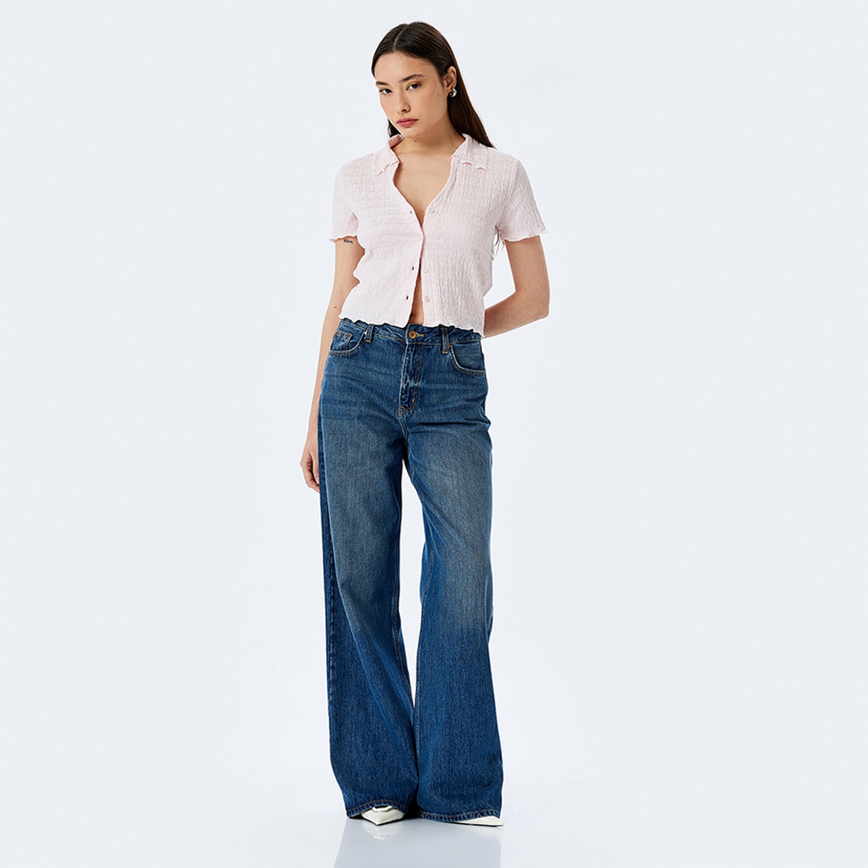 قميص نسائي بأكمام قصيرة وياقة وتصميم محكم من كوتون.-women-clothing-shirtsandblouses-shirts-image-2