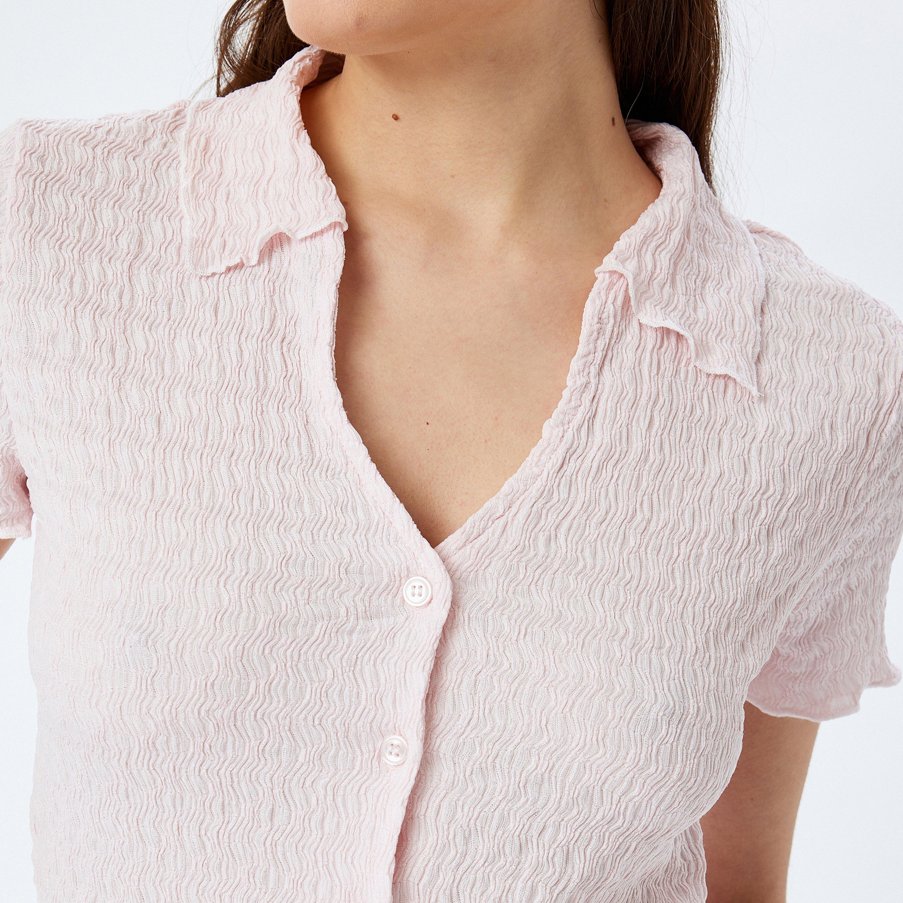 قميص نسائي بأكمام قصيرة وياقة وتصميم محكم من كوتون.-women-clothing-shirtsandblouses-shirts-image-5