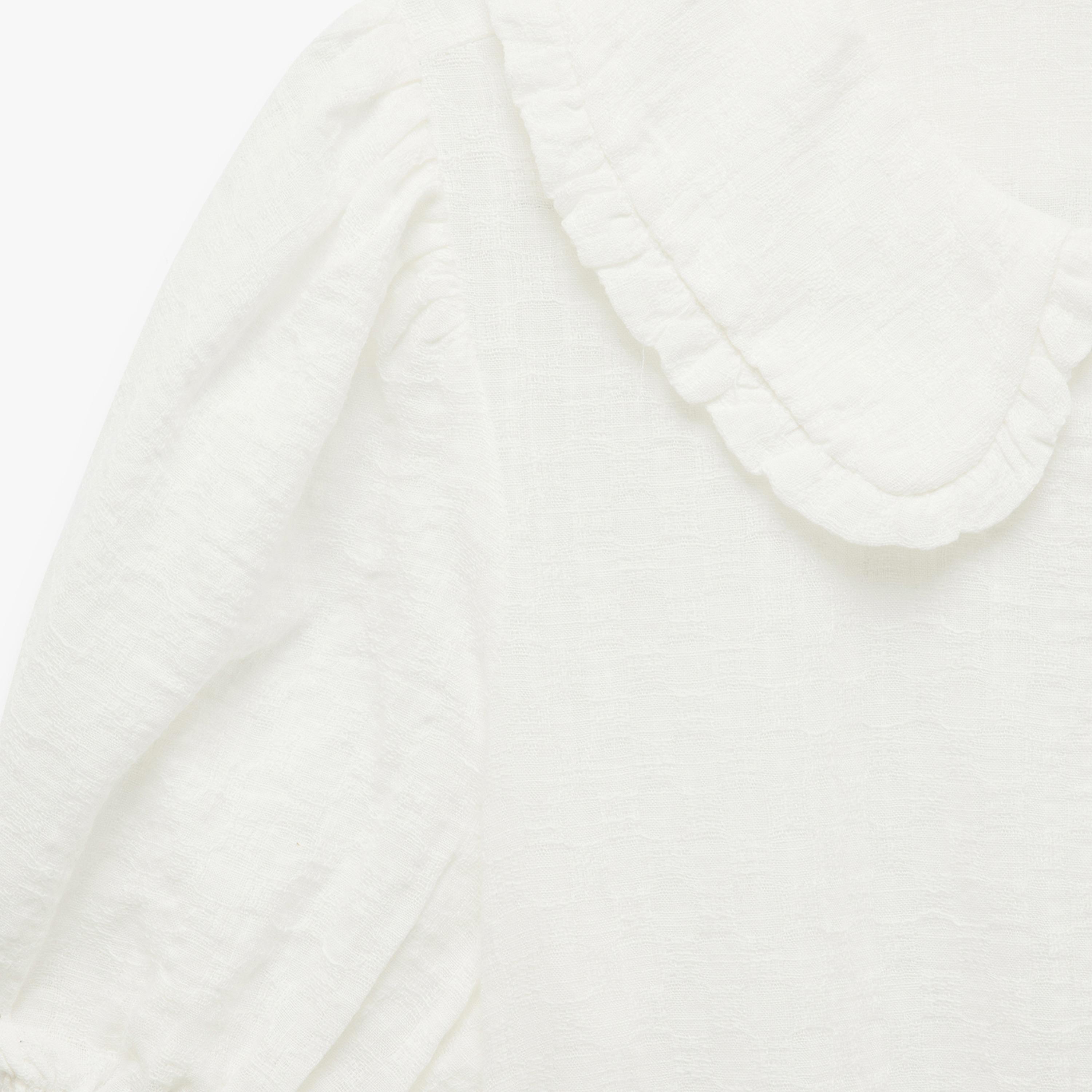 توب نسائي بأكمام بف وياقة بيتر بان باللون الأبيض من كوتون.-women-clothing-shirtsandblouses-blouses-image-3