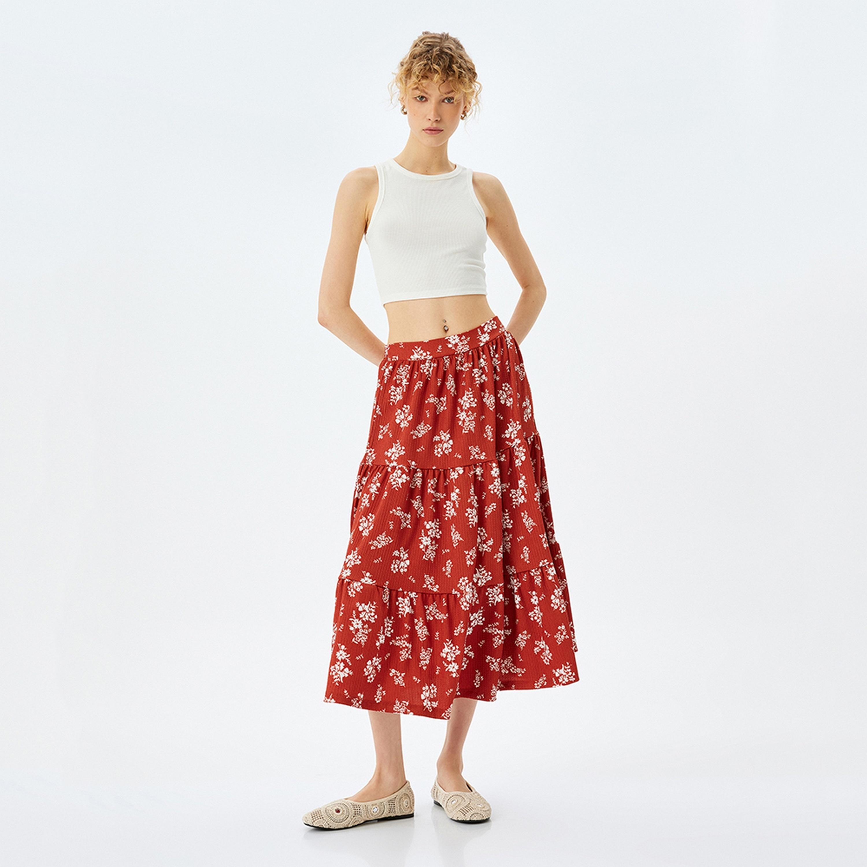 تنورة ميدي نسائية بقصة ايه-لاين بطبقات وطبعة زهور من كوتون.-women-clothing-bottoms-skirts-image-2