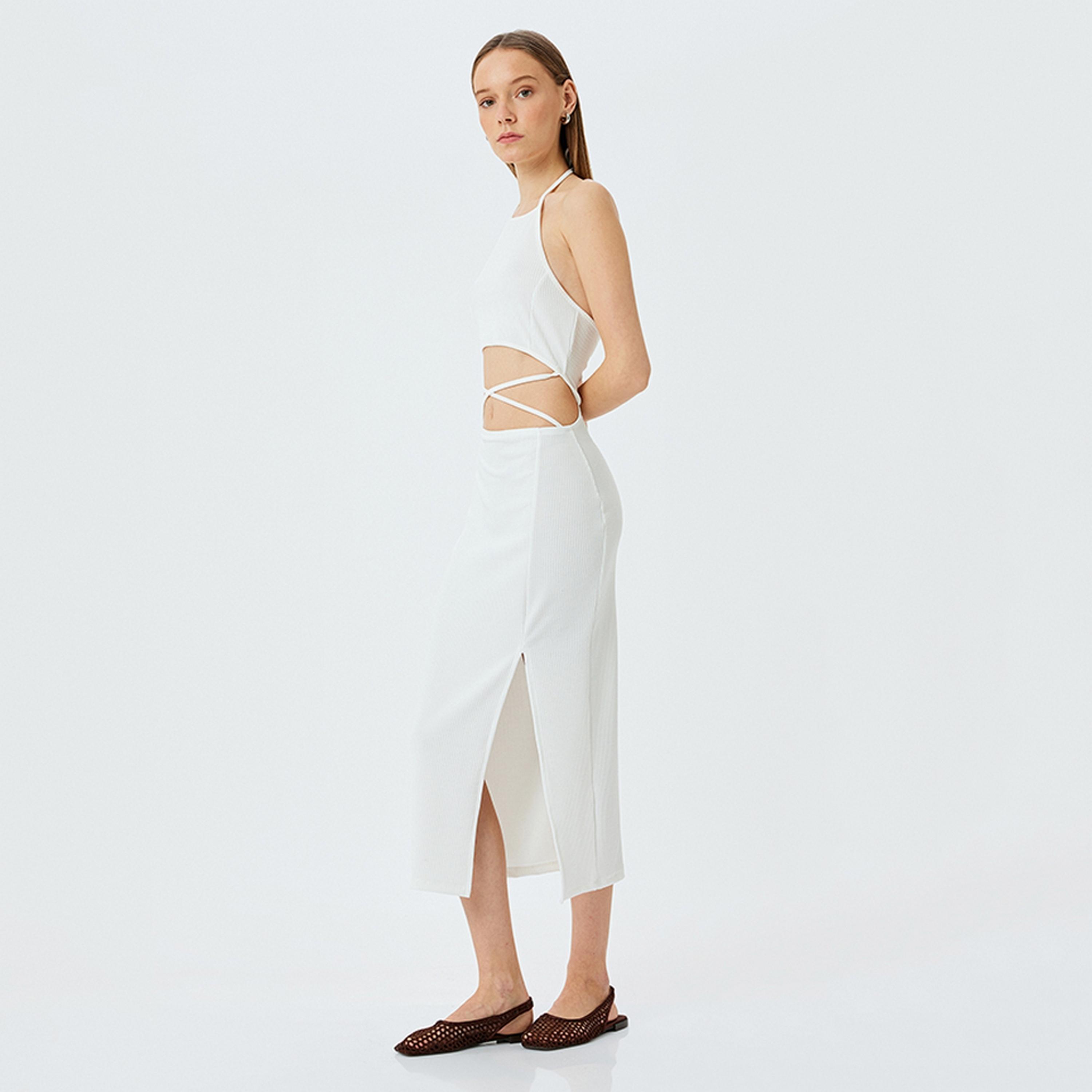 فستان ميني نسائي بفتحة جانبية وياقة رسن وتصميم محكم باللون الأبيض من كوتون.-women-clothing-dresses-image-2